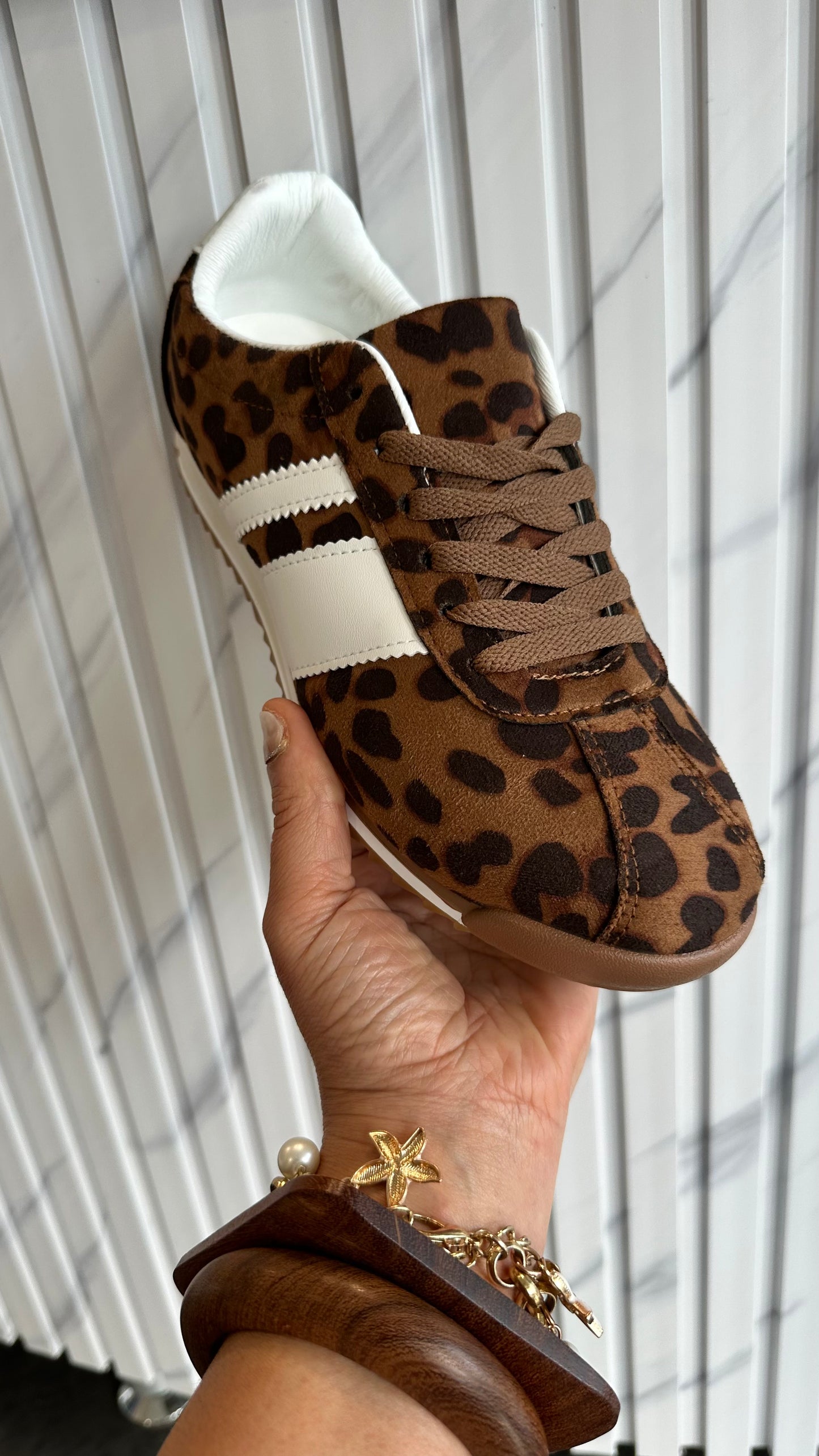 LEOPARD PRINT TRAINER 2502 *New