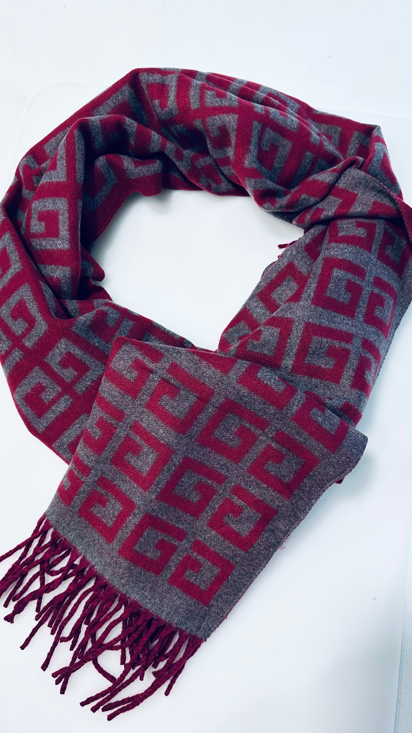 GEOMETRIC REVERSIBLE SCARF BURGUNDY & GREY *New