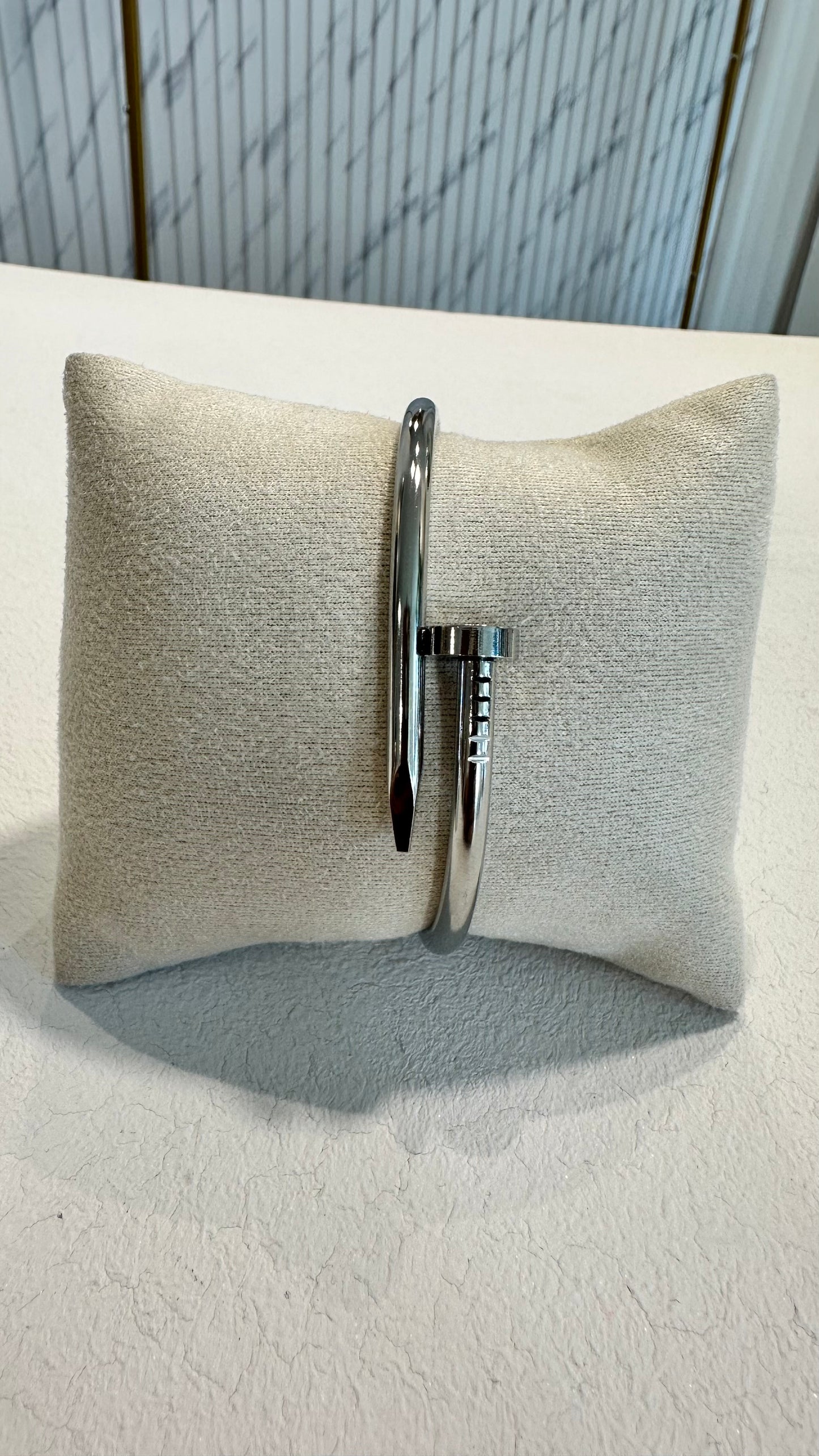 STRENGTH & RESILIENCE
BRACELET SILVER *New