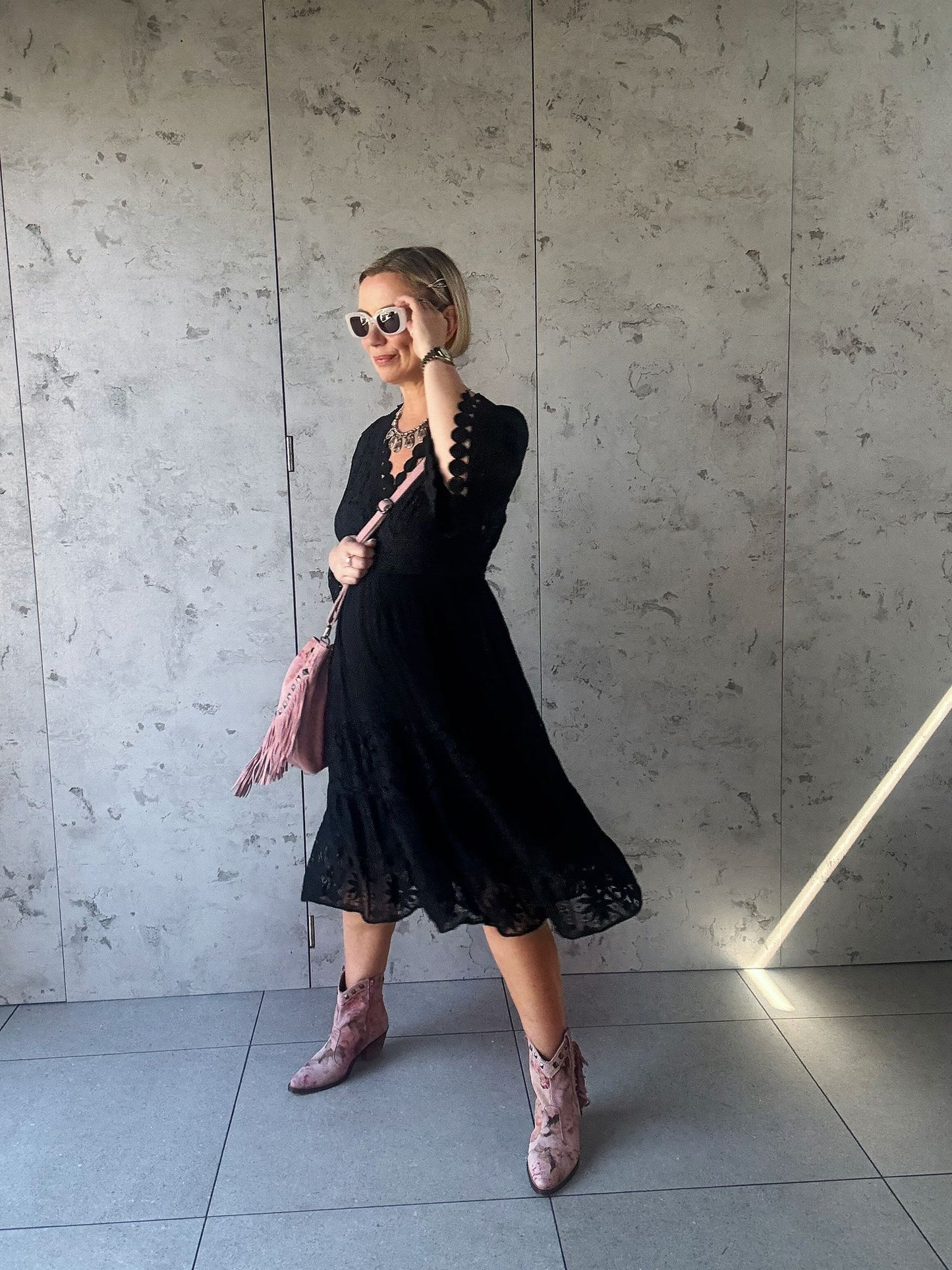 HEATHER SCALLOP LACE MIDI DRESS BLACK *New