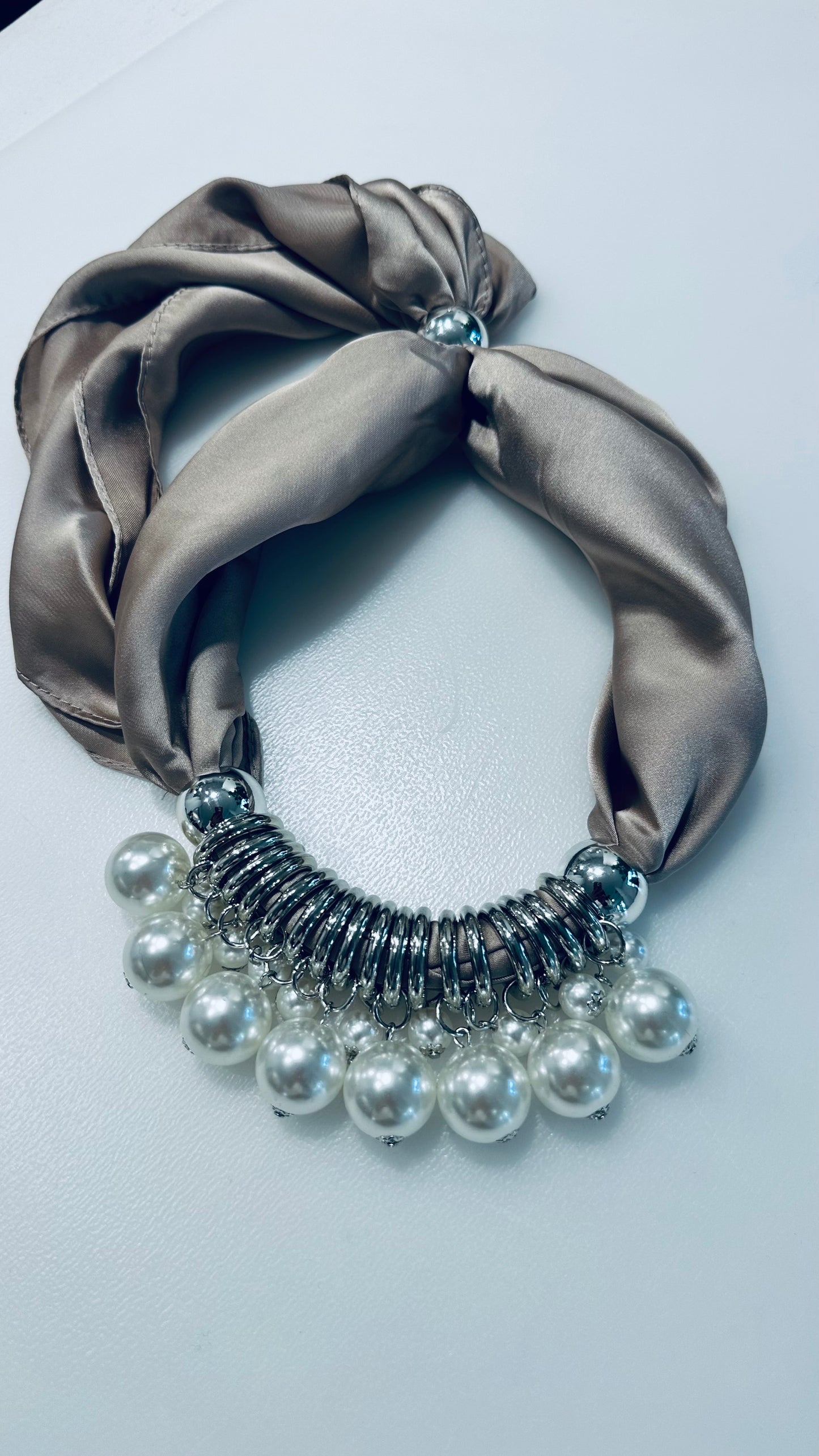 JAN CHAMPAGNE SCARF NECKLACE PEARLS & SILVER *New