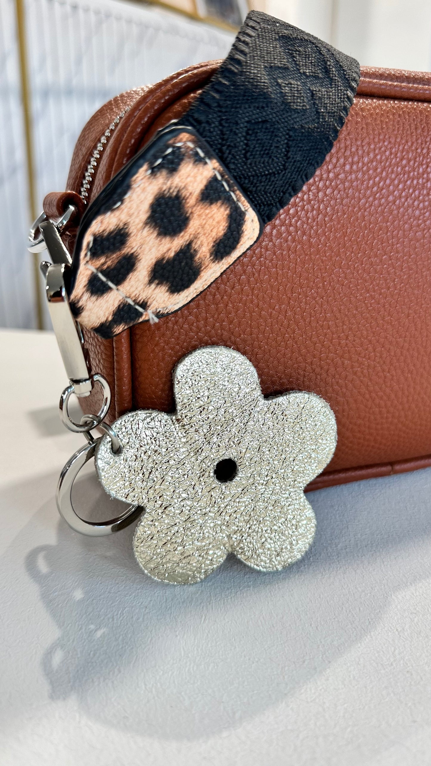 FLOWER LEATHER KEYRING BAG CHARM CHARM GOLD *New