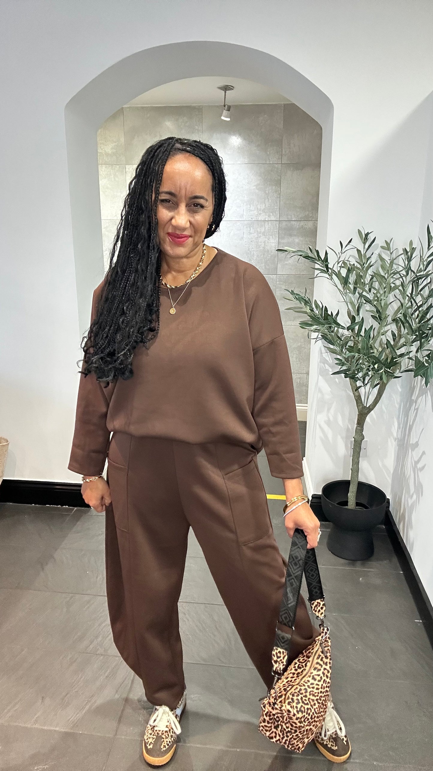 DEBORAH POCKET BARELL LEG JOGGERS / TROUSERS BROWN *New