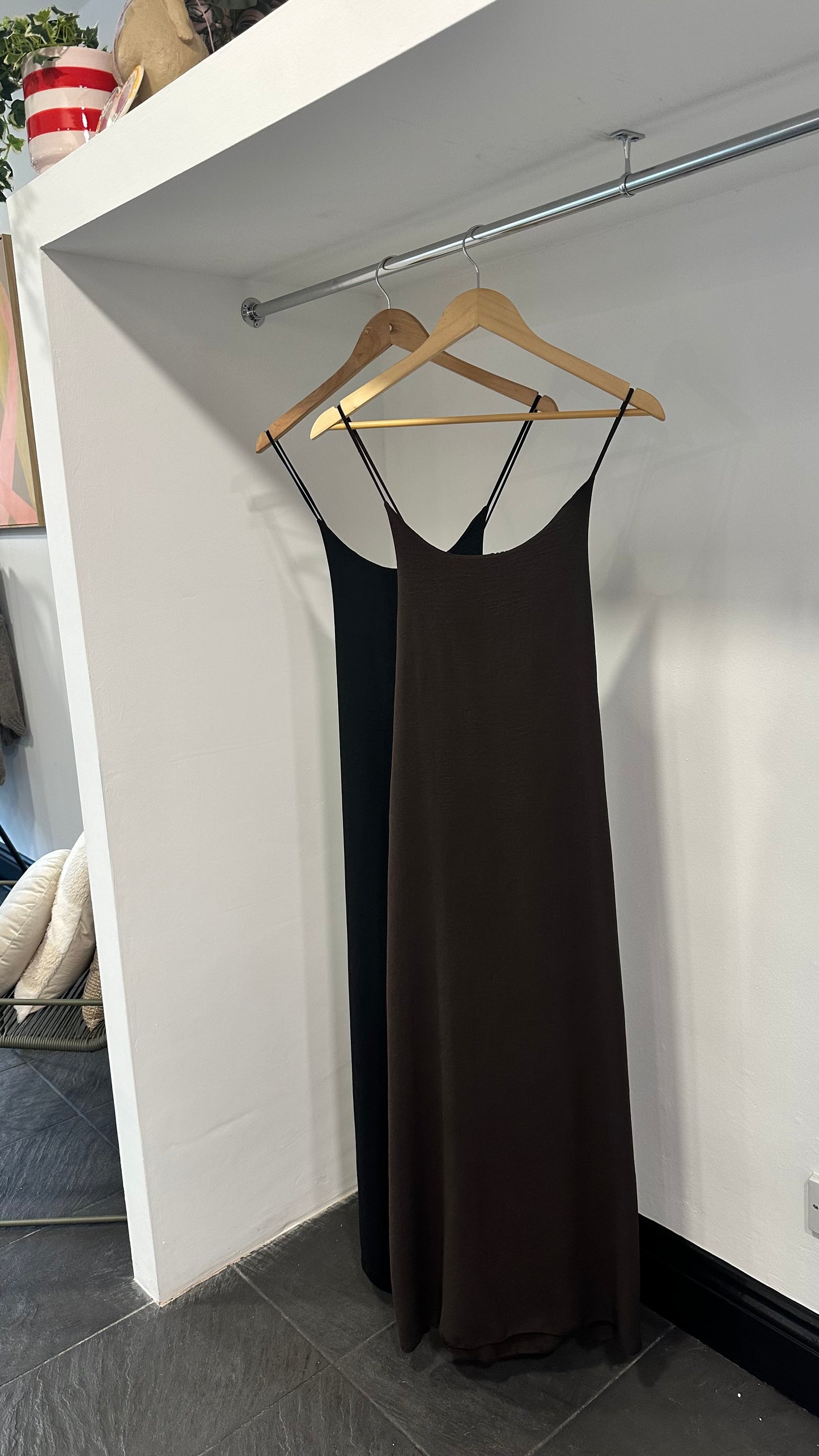 TIA SPAGHETTI STRAP DRESS ESPRESSO BROWN *New
