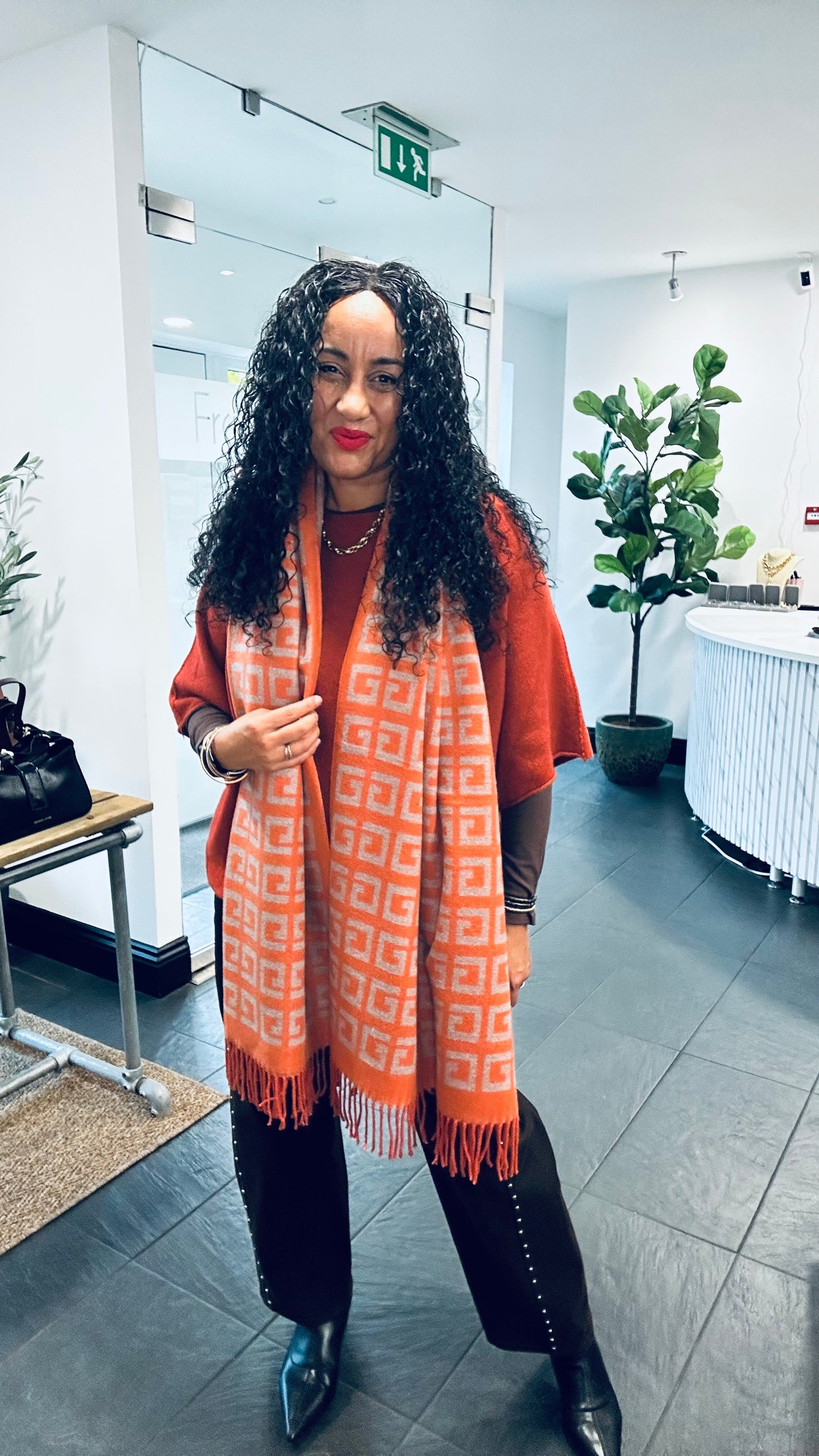 GEOMETRIC REVERSIBLE SCARF ORANGE & GREY *New