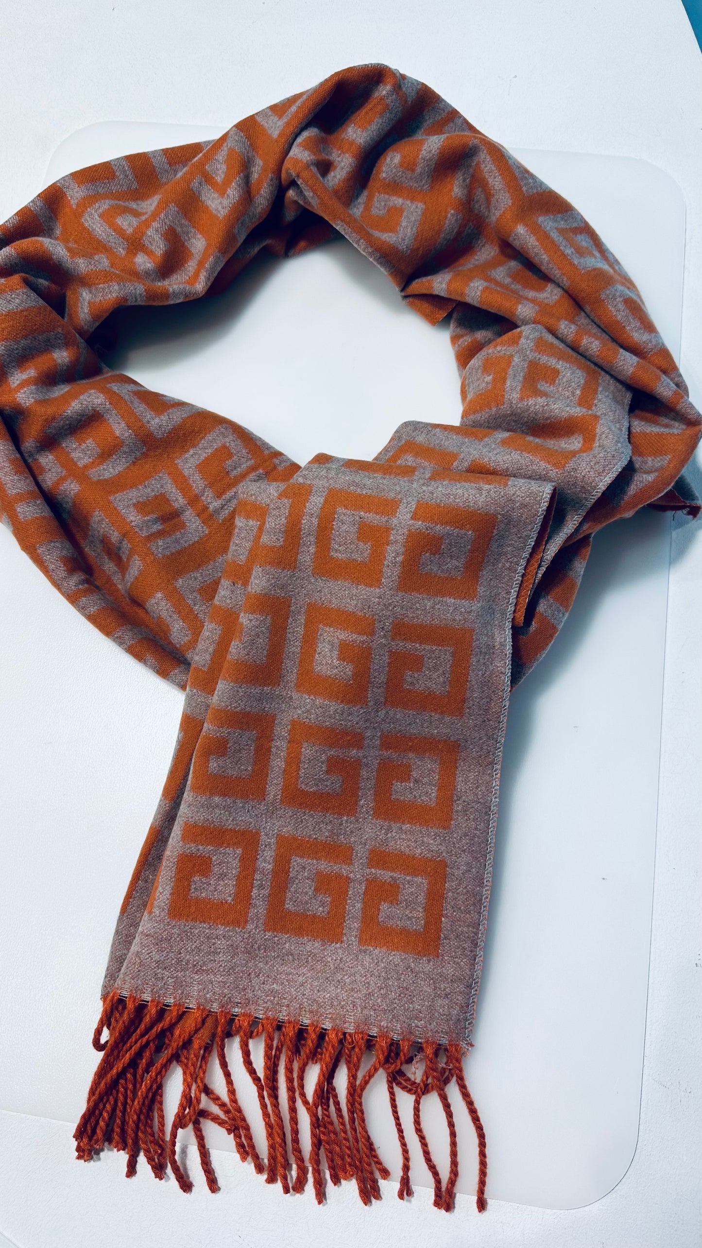 GEOMETRIC REVERSIBLE SCARF ORANGE & GREY *New