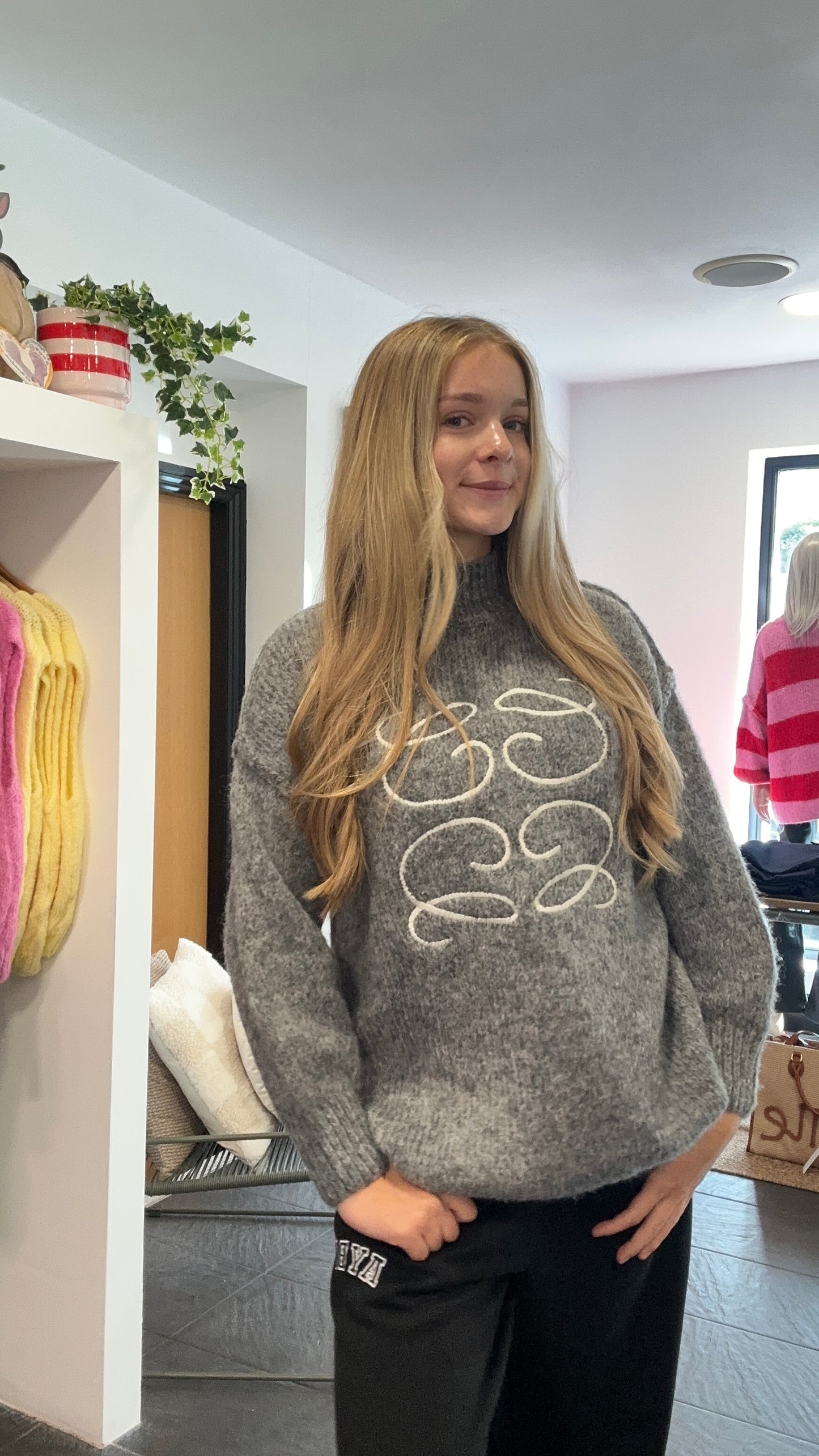 EVIE EMBROIDERY STITCH OVERSIZED JUMPER GREY *New