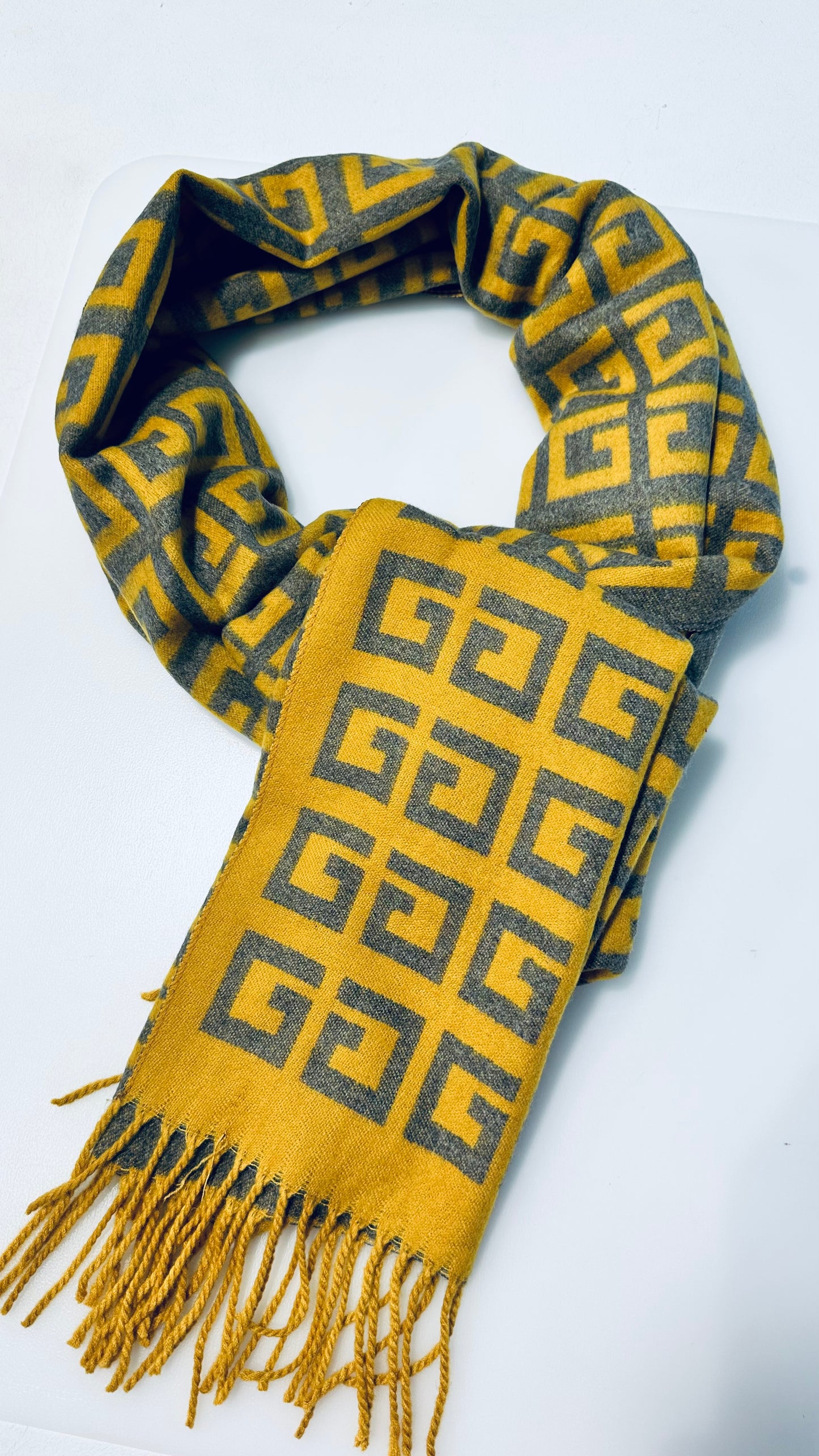 GEOMETRIC REVERSIBLE SCARF MUSTARD & GREY *New