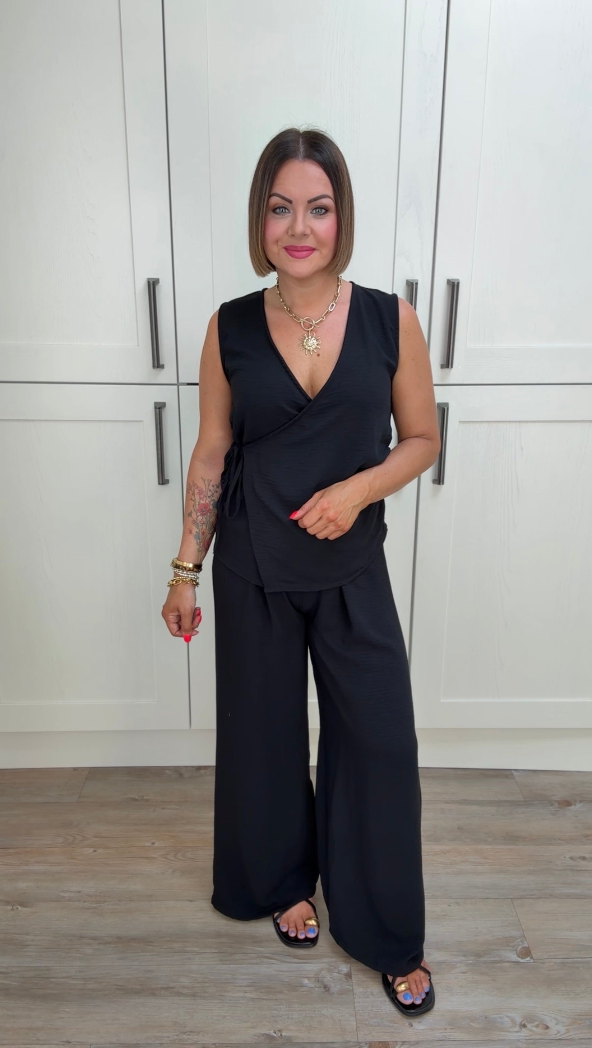 LEANNE SLEEVELESS WRAP COORD BLACK *New