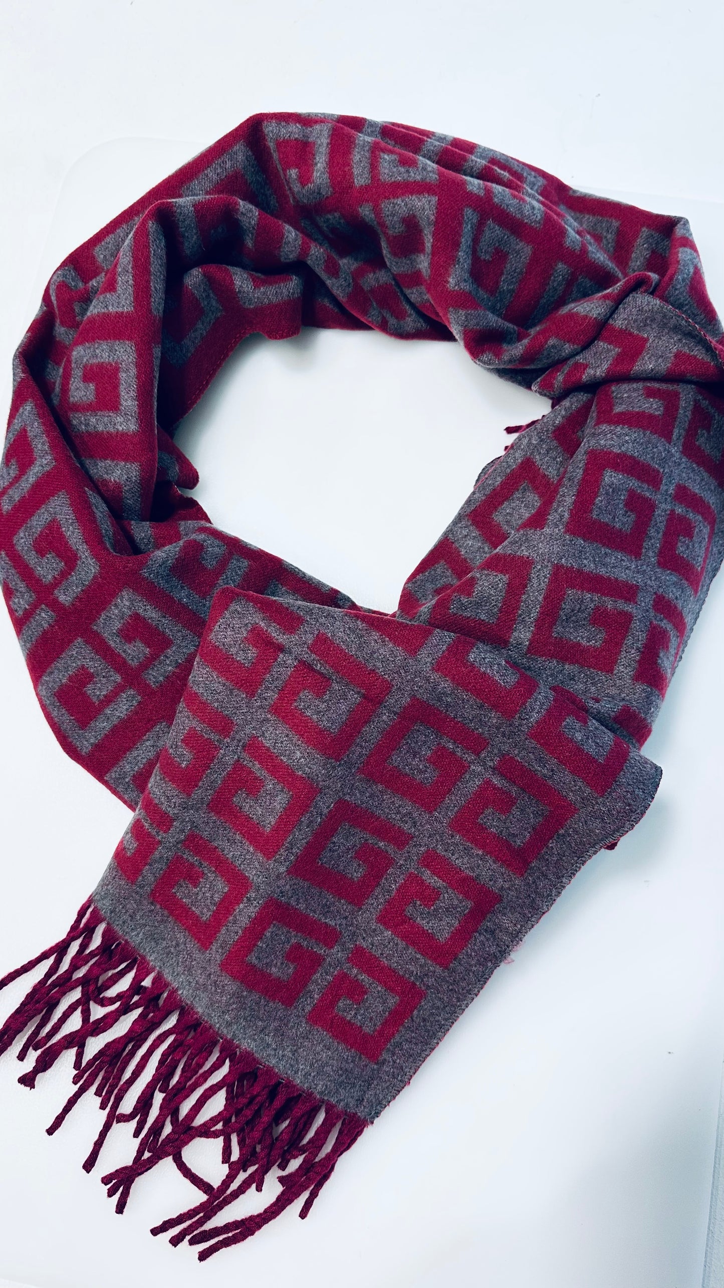 GEOMETRIC REVERSIBLE SCARF BURGUNDY & GREY *New