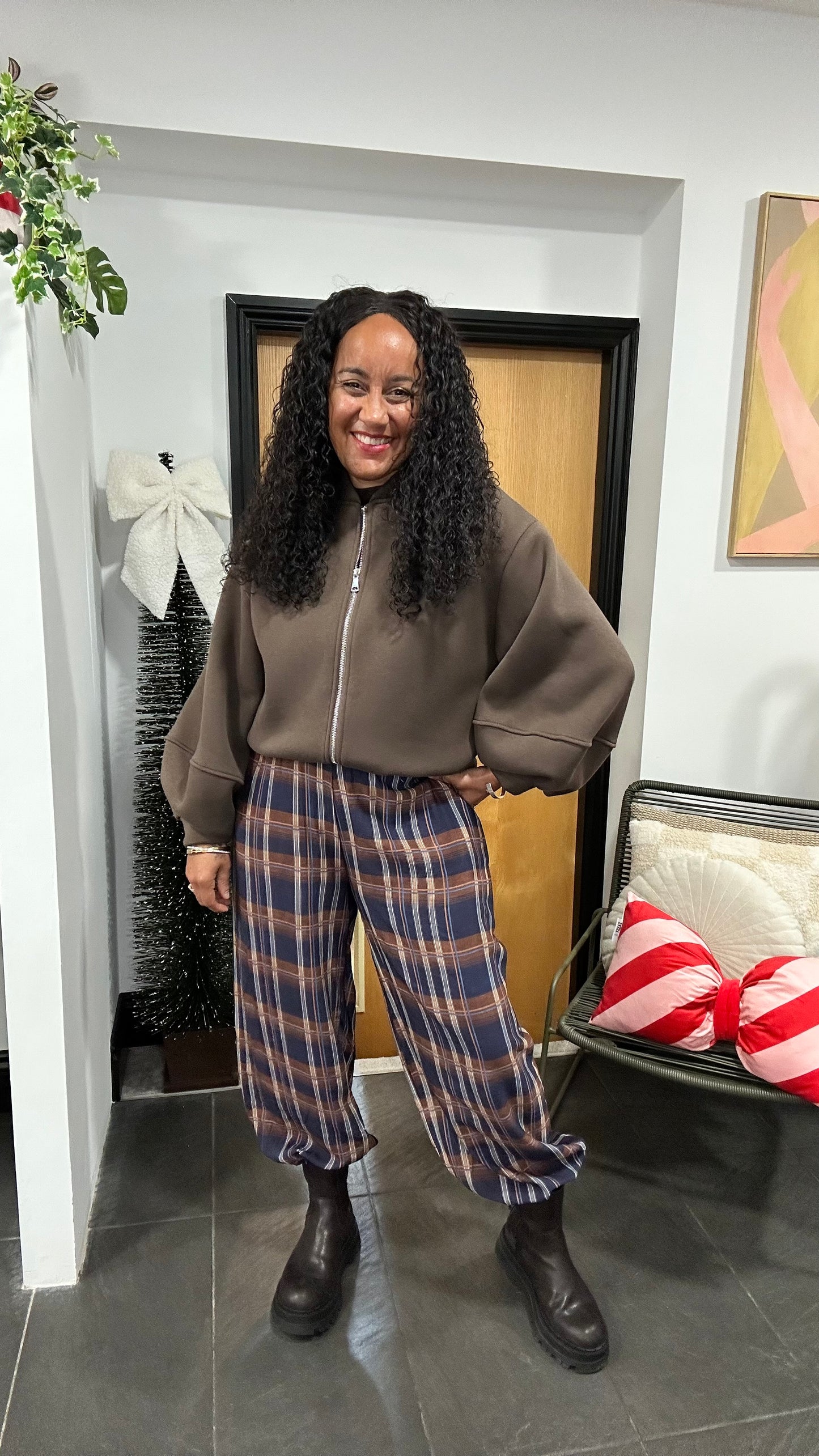 CLAUDIA PLAID CUFFED JOGGERS *New