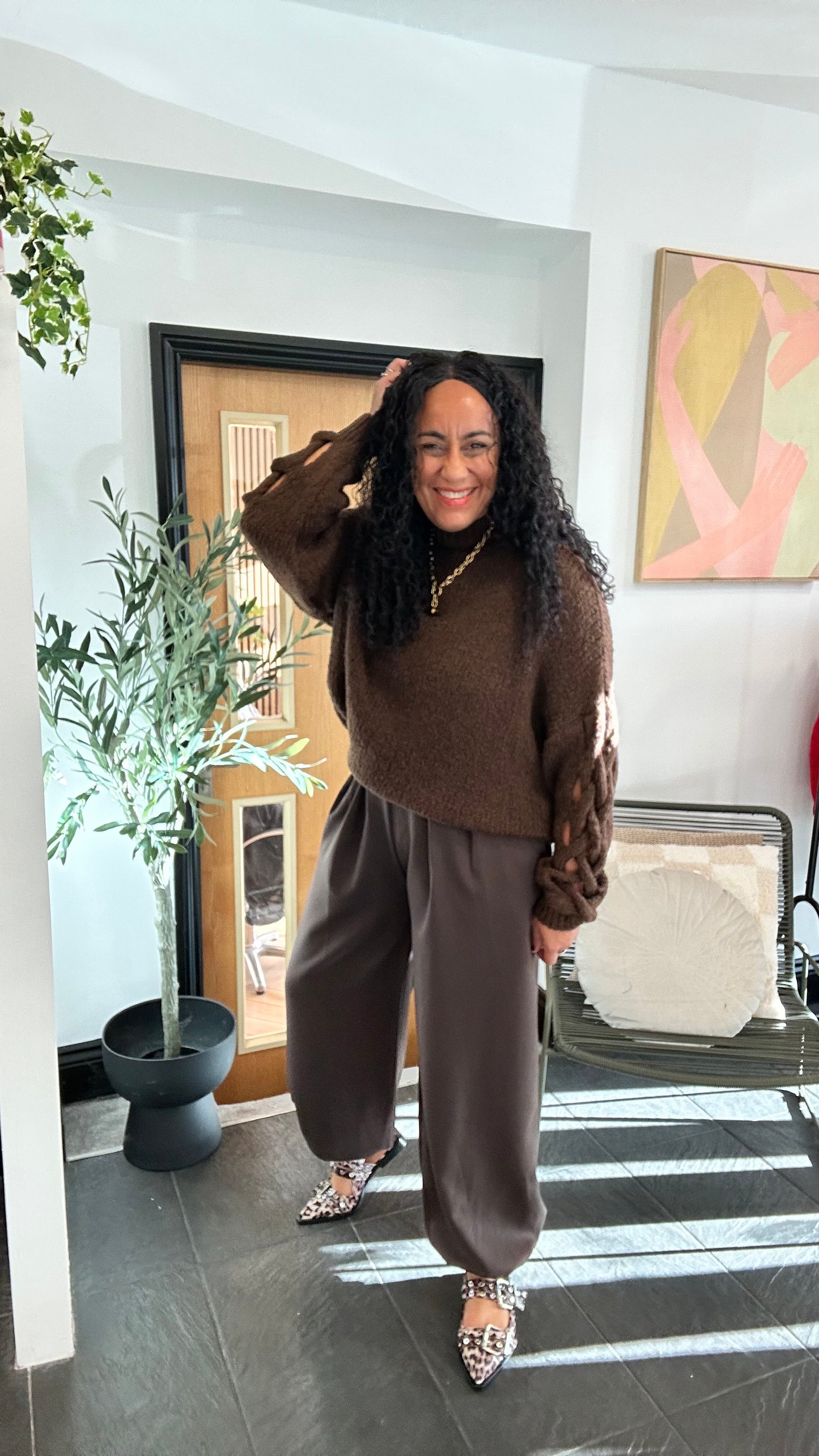 CUT OUT BALLOON SLEEVED OVERSIZED JUMPER WARM BROWN *New