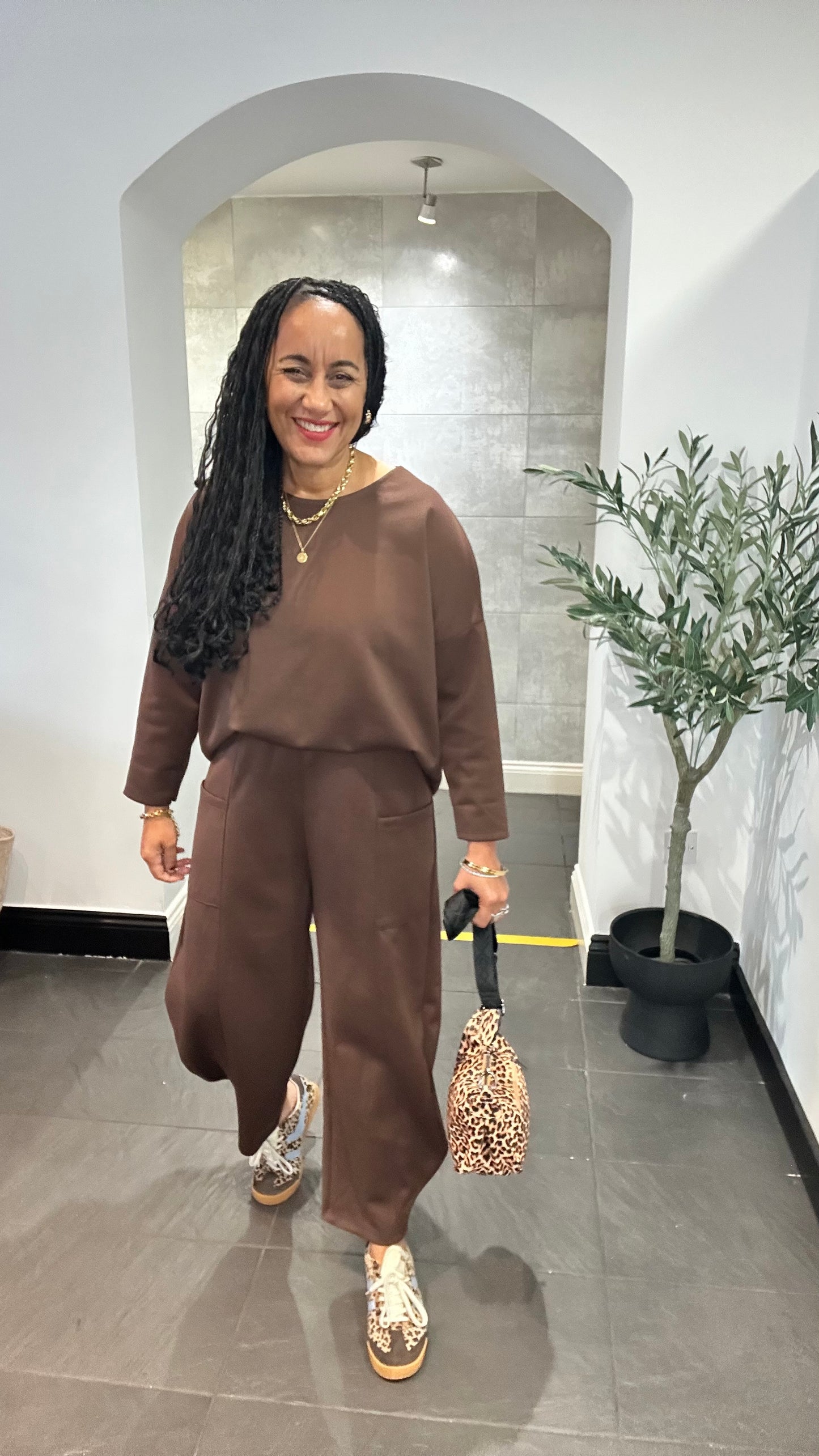 DEBORAH POCKET BARELL LEG JOGGERS / TROUSERS BROWN *New