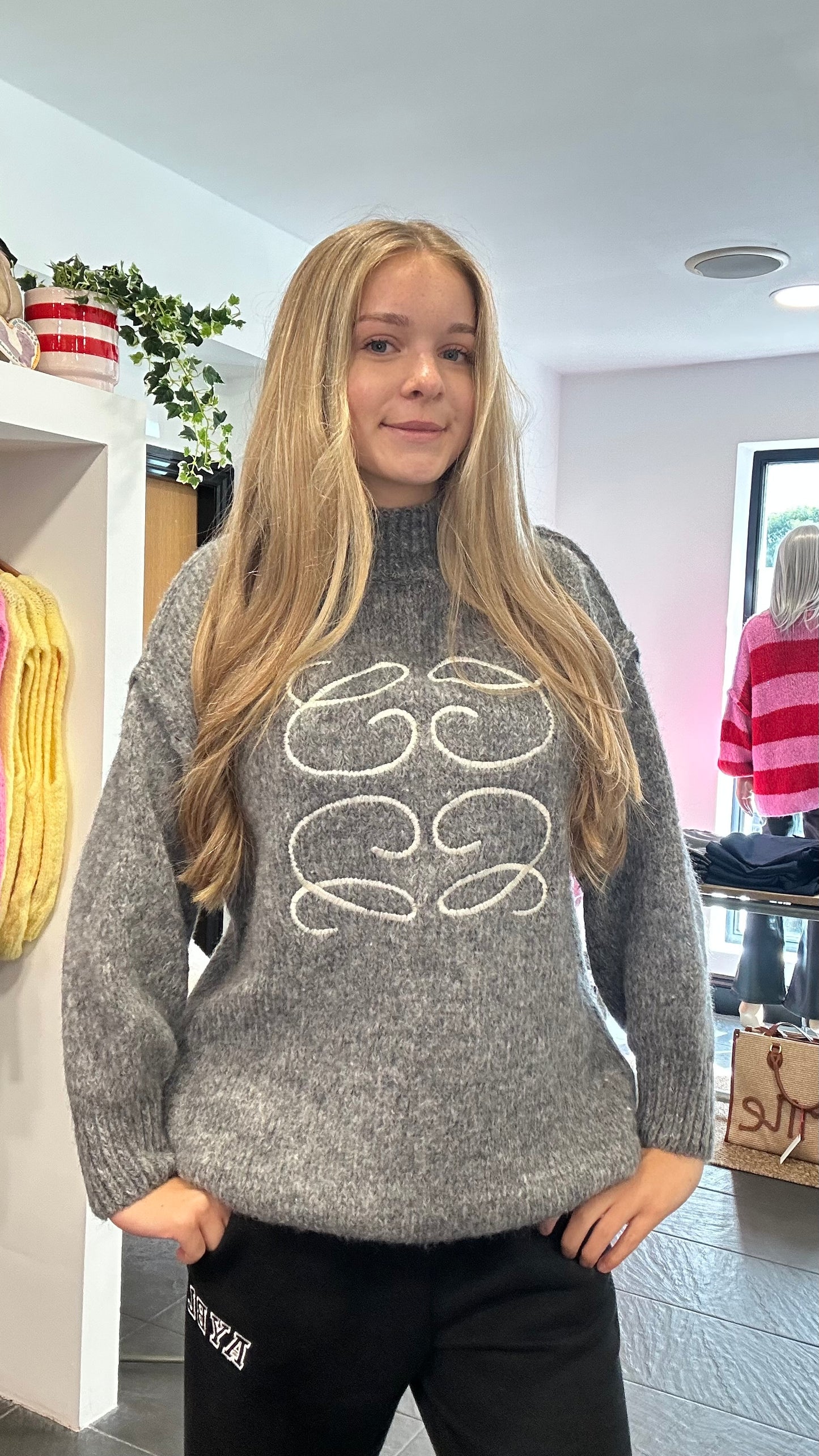 EVIE EMBROIDERY STITCH OVERSIZED JUMPER GREY *New