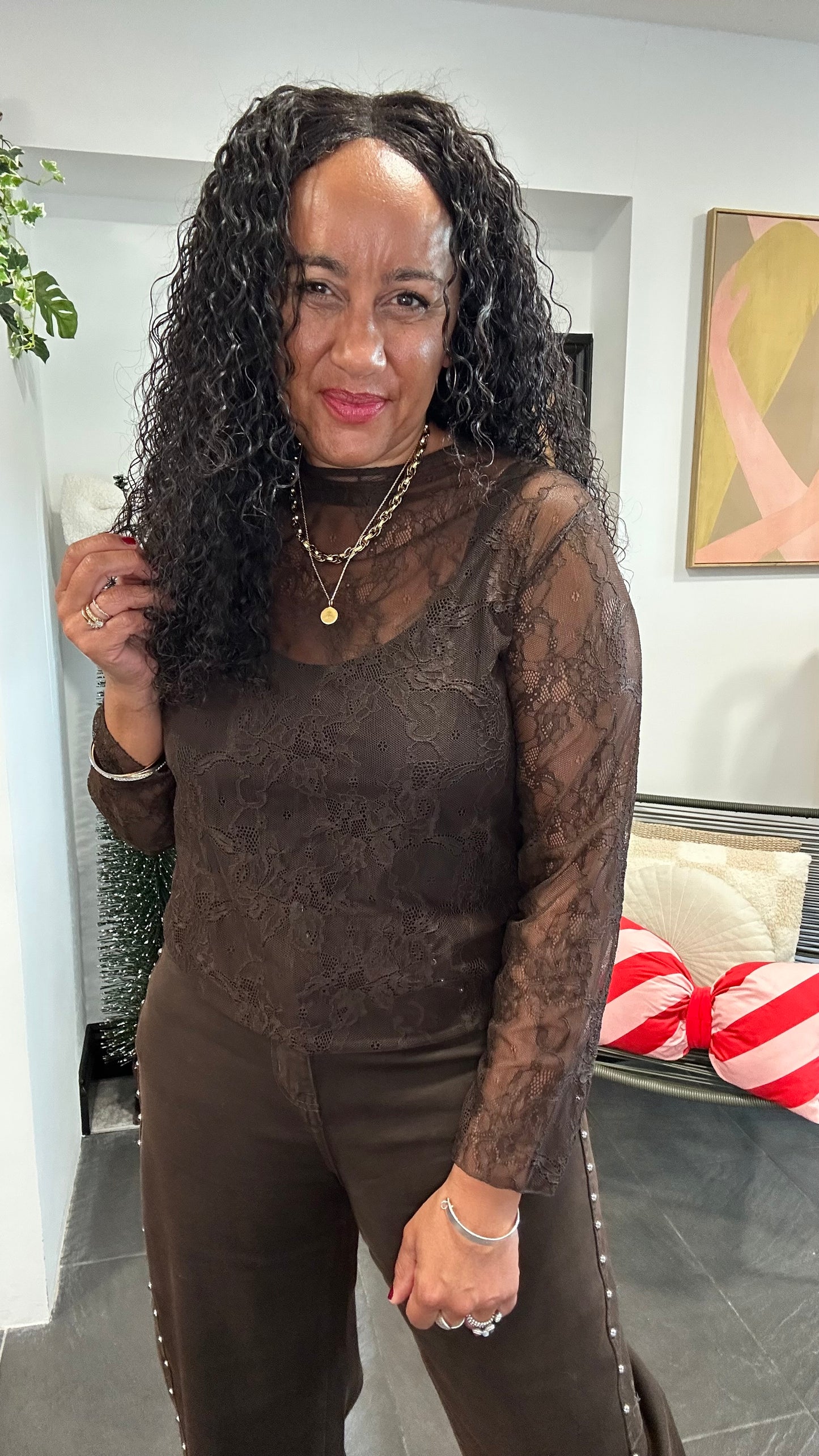 PAULETTE LACE LONG SLEEVED TOP DEEP BROWN *New