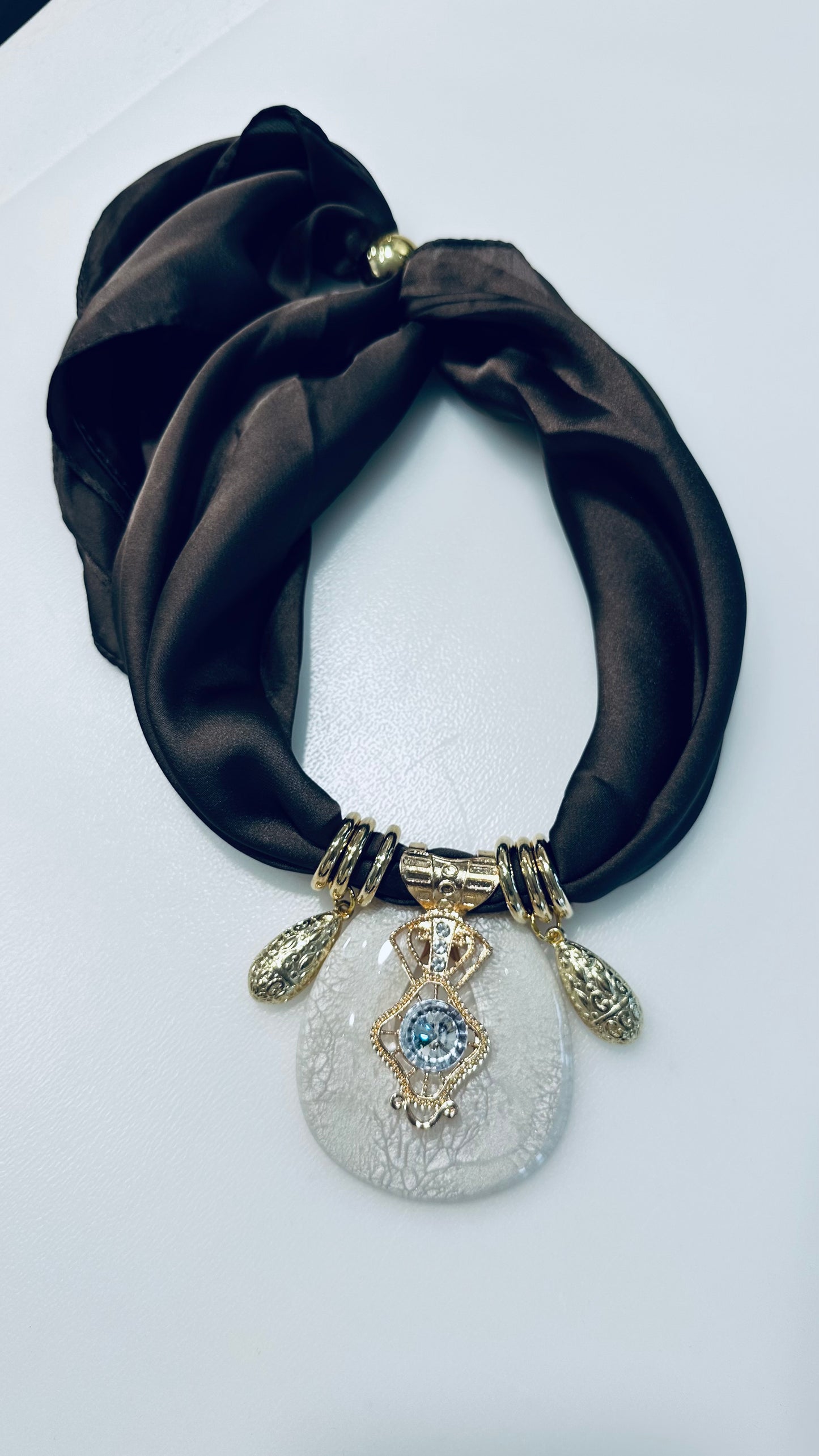 JAN CHOCOLATE BROWN SCARF NECKLACE RESIN & GOLD *New
