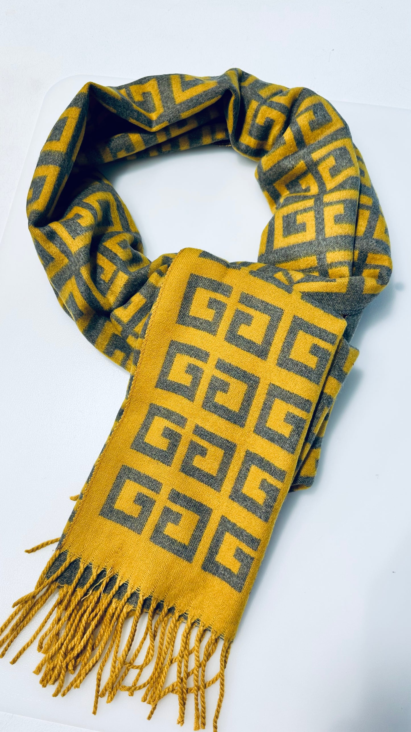 GEOMETRIC REVERSIBLE SCARF MUSTARD & GREY *New
