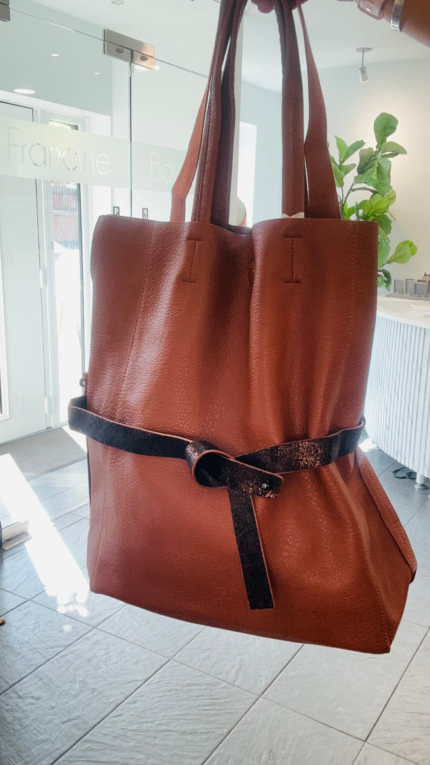 LARGE BROWN SOFT FAUX LEATHER HANDBAG TAN *New