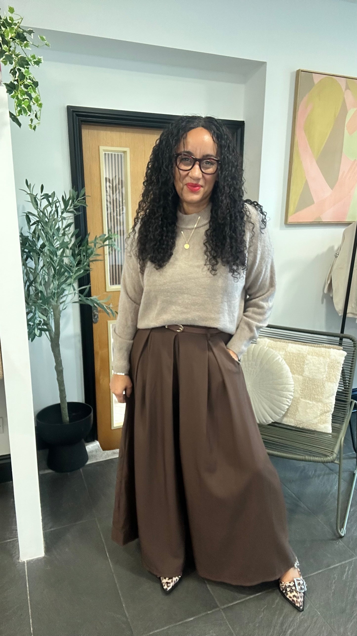 BOWNESS PLEATED WIDE LEG TROUSERS BROWN *NEW