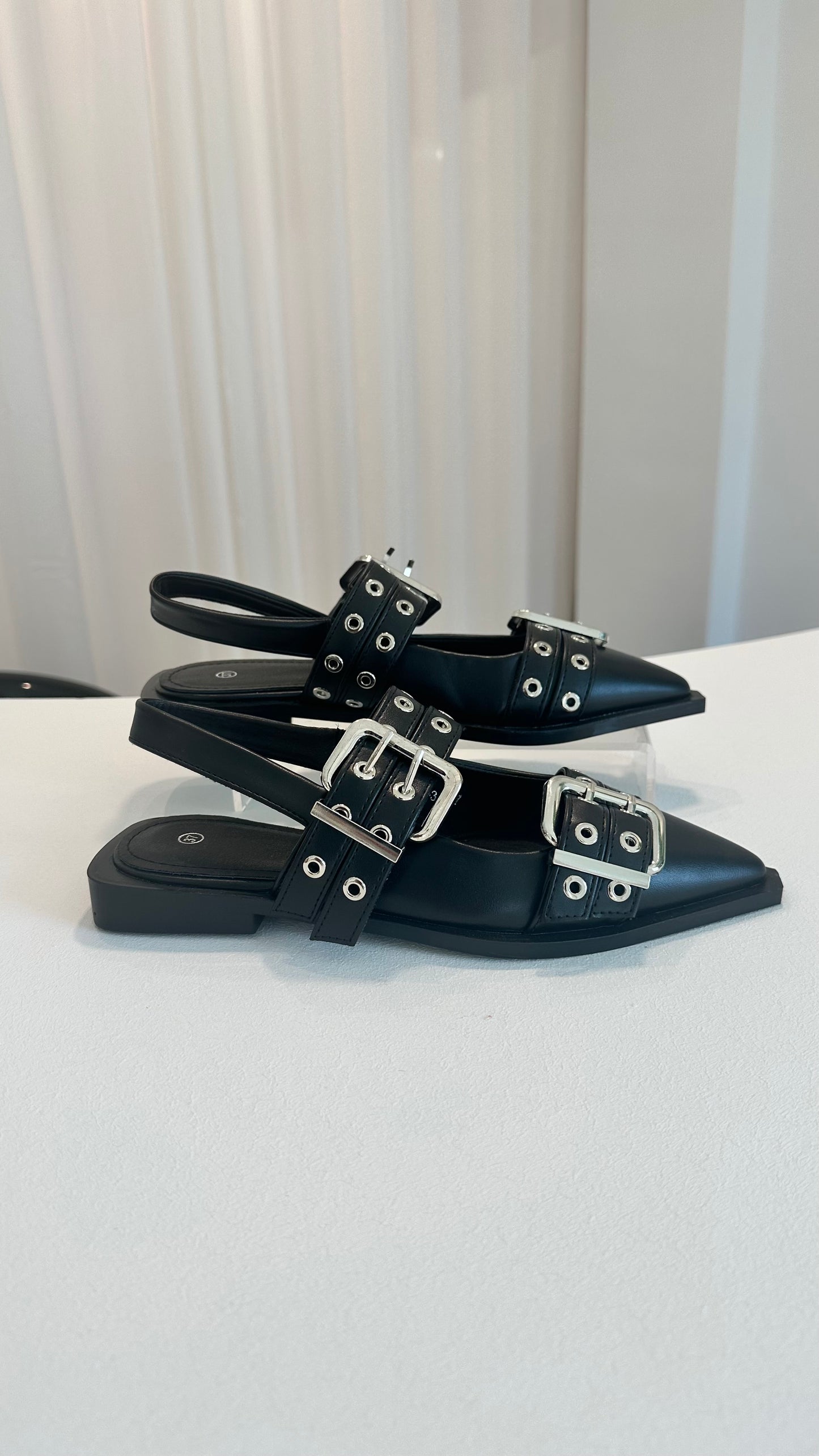 DANNI BUCKLE BALLERINA SHOE BLACK MO-31 *New