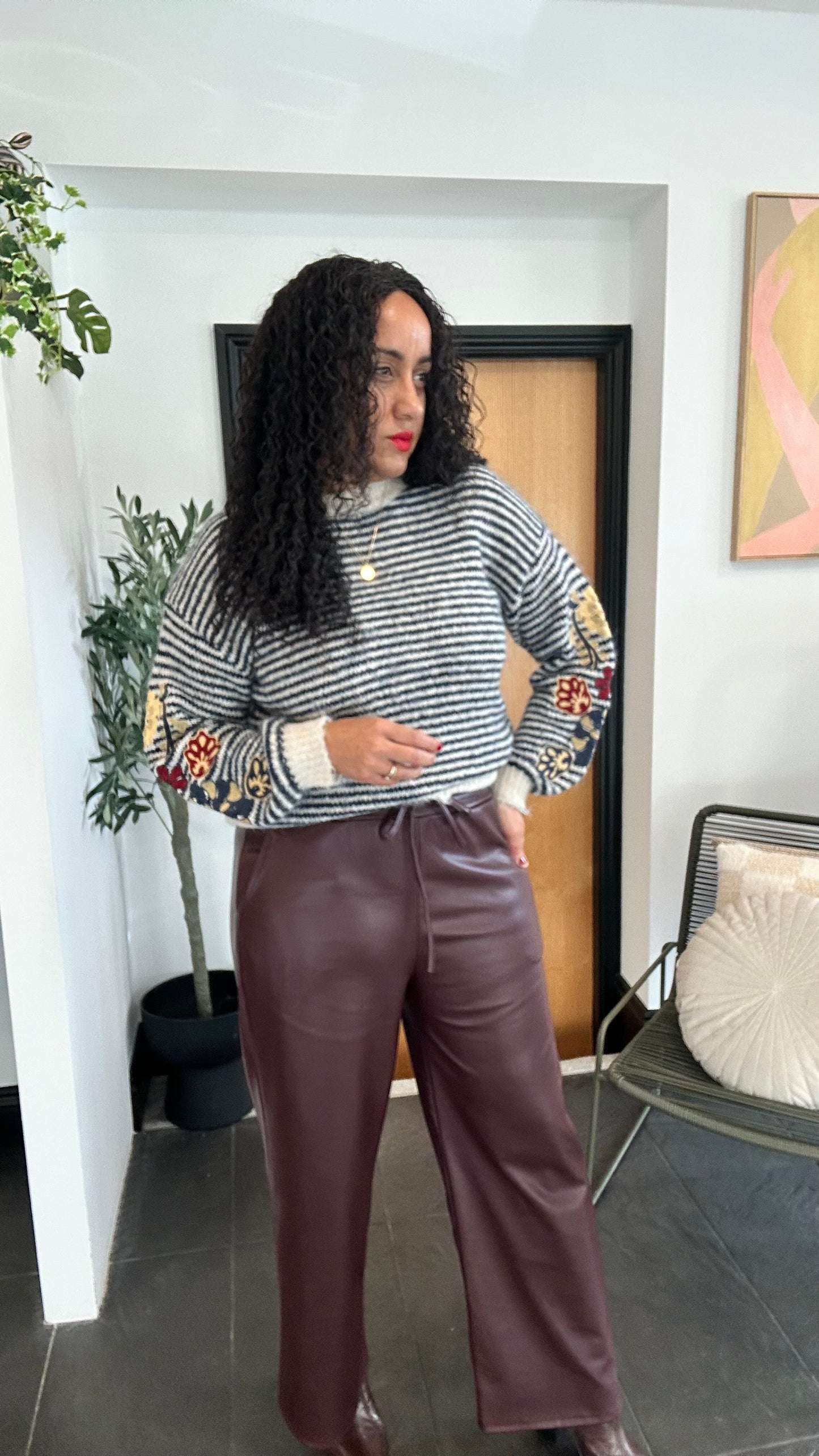 TRIXI FAUX LEATHER TROUSERS BURGUNDY *New