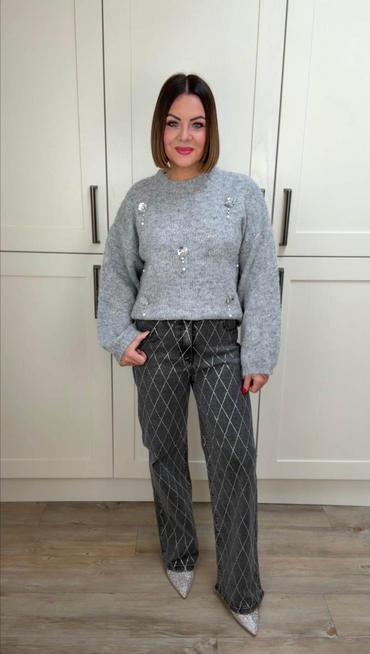 DIAMANTE FLOWER KNIT JUMPER GREY *New