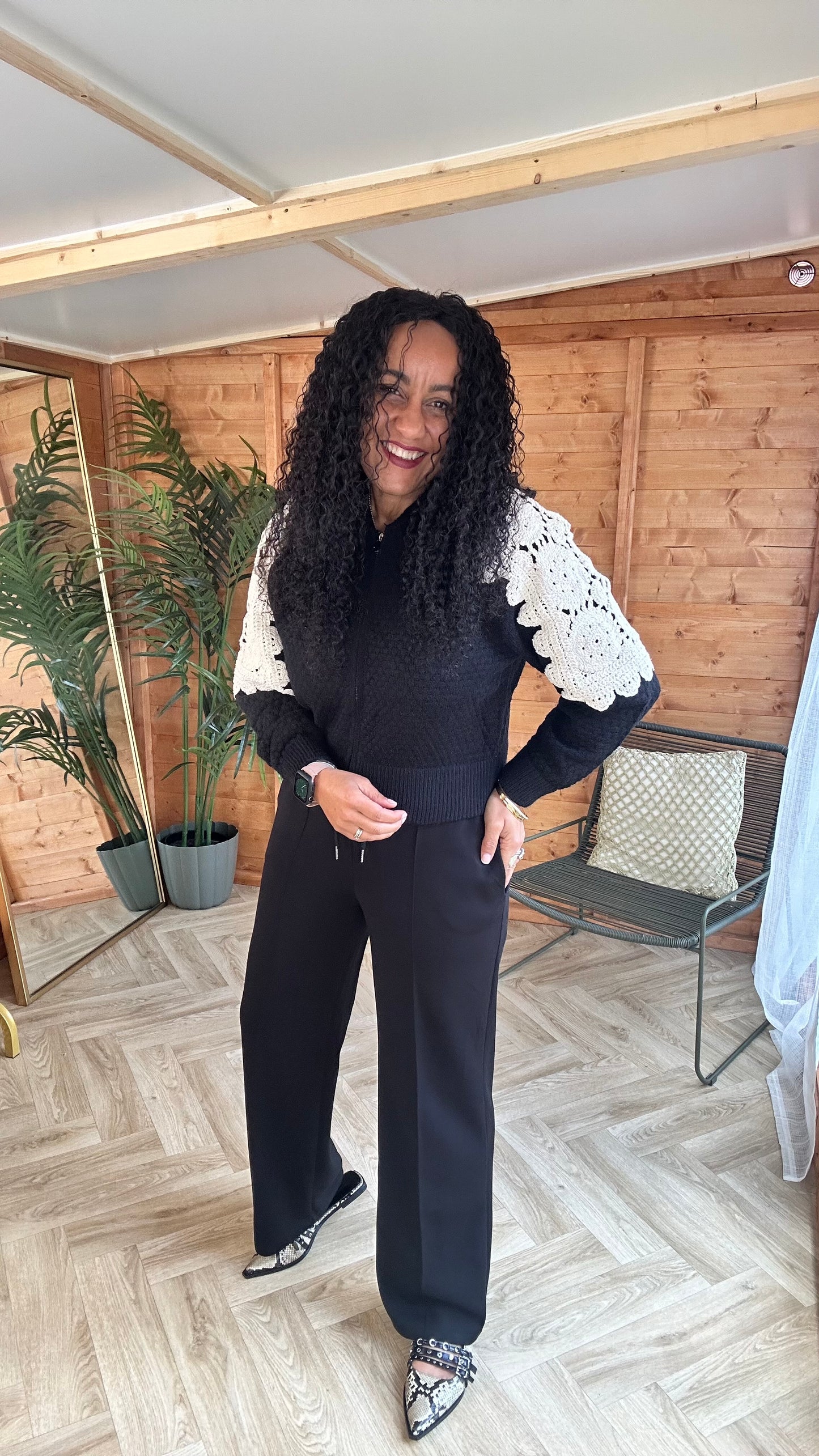 SALE IVAAN CROCHET SLEEVED CARDIGAN