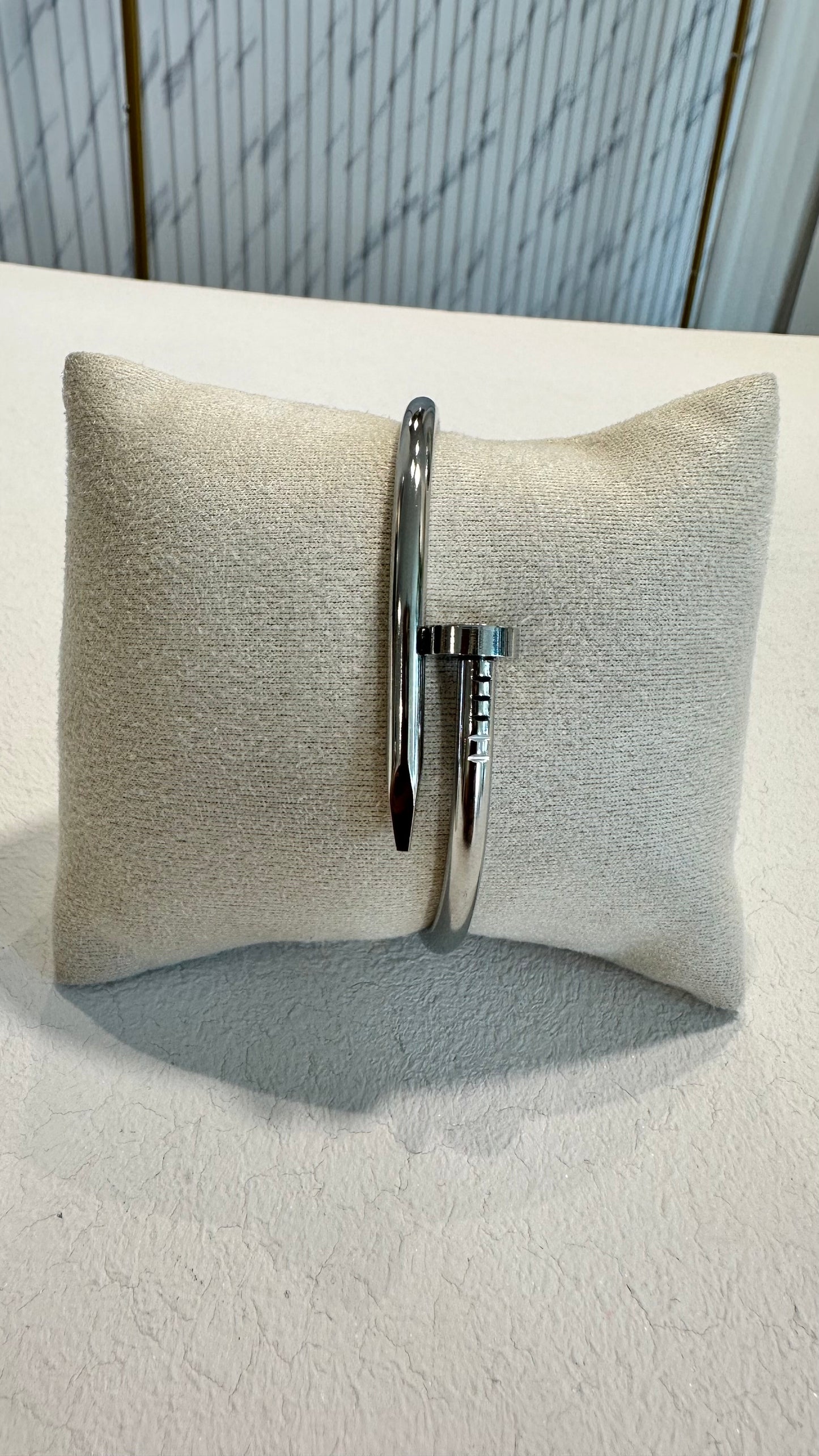 STRENGTH & RESILIENCE
BRACELET SILVER *New