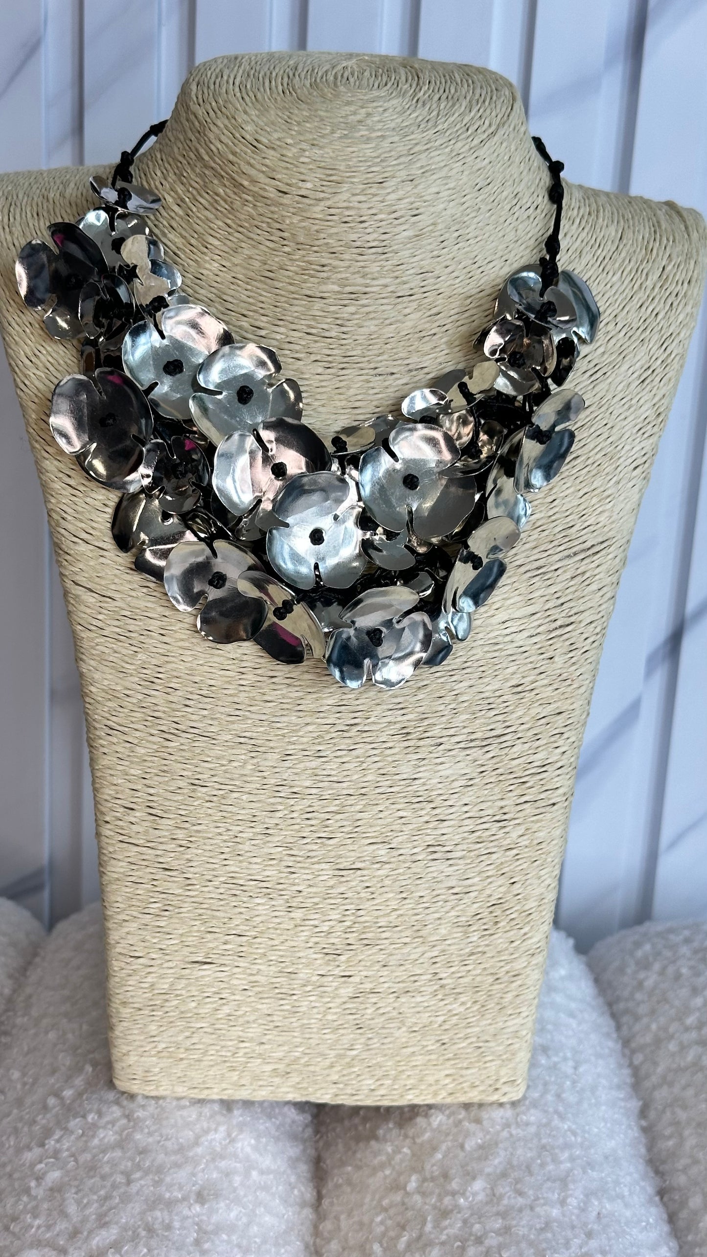 DAISY 3D NECKLACE SILVER