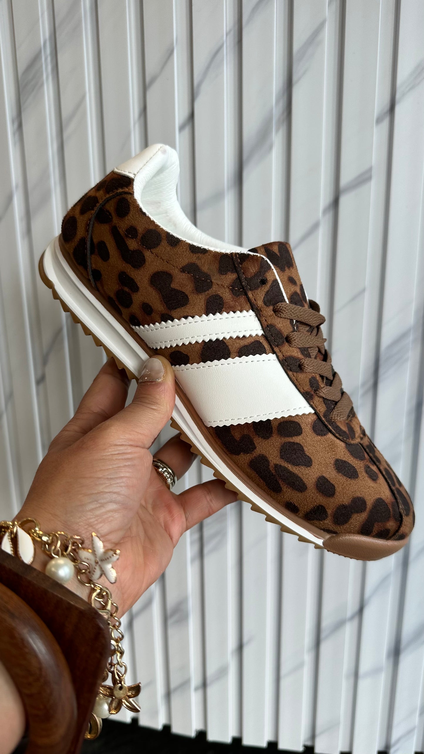 LEOPARD PRINT TRAINER 2502 *New