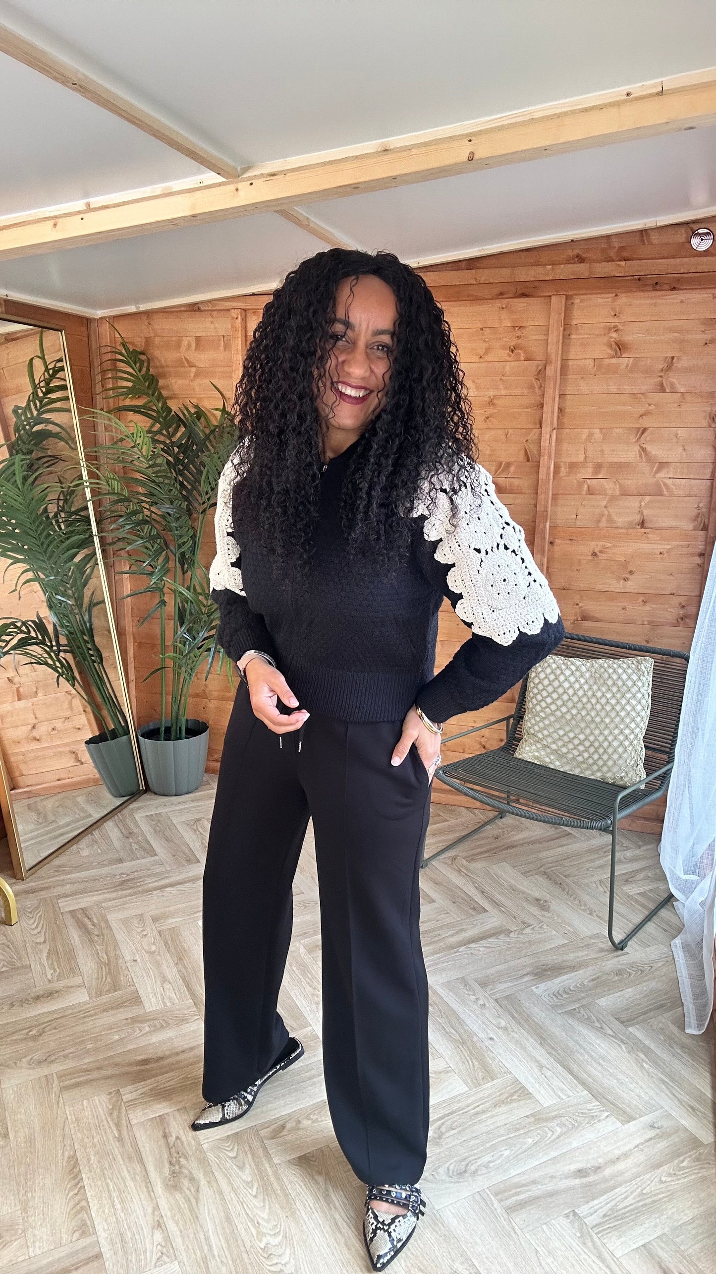 SALE IVAAN CROCHET SLEEVED CARDIGAN