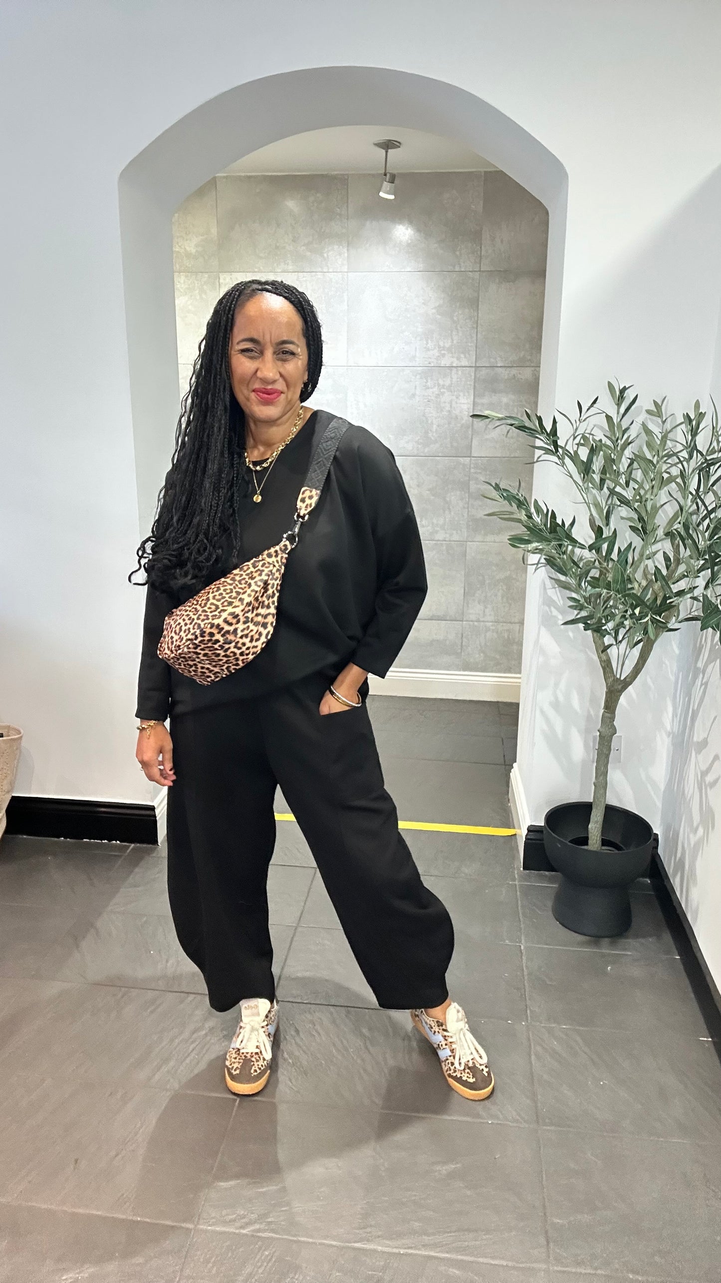 DEBORAH POCKET BARELL LEG JOGGERS / TROUSERS BLACK *New