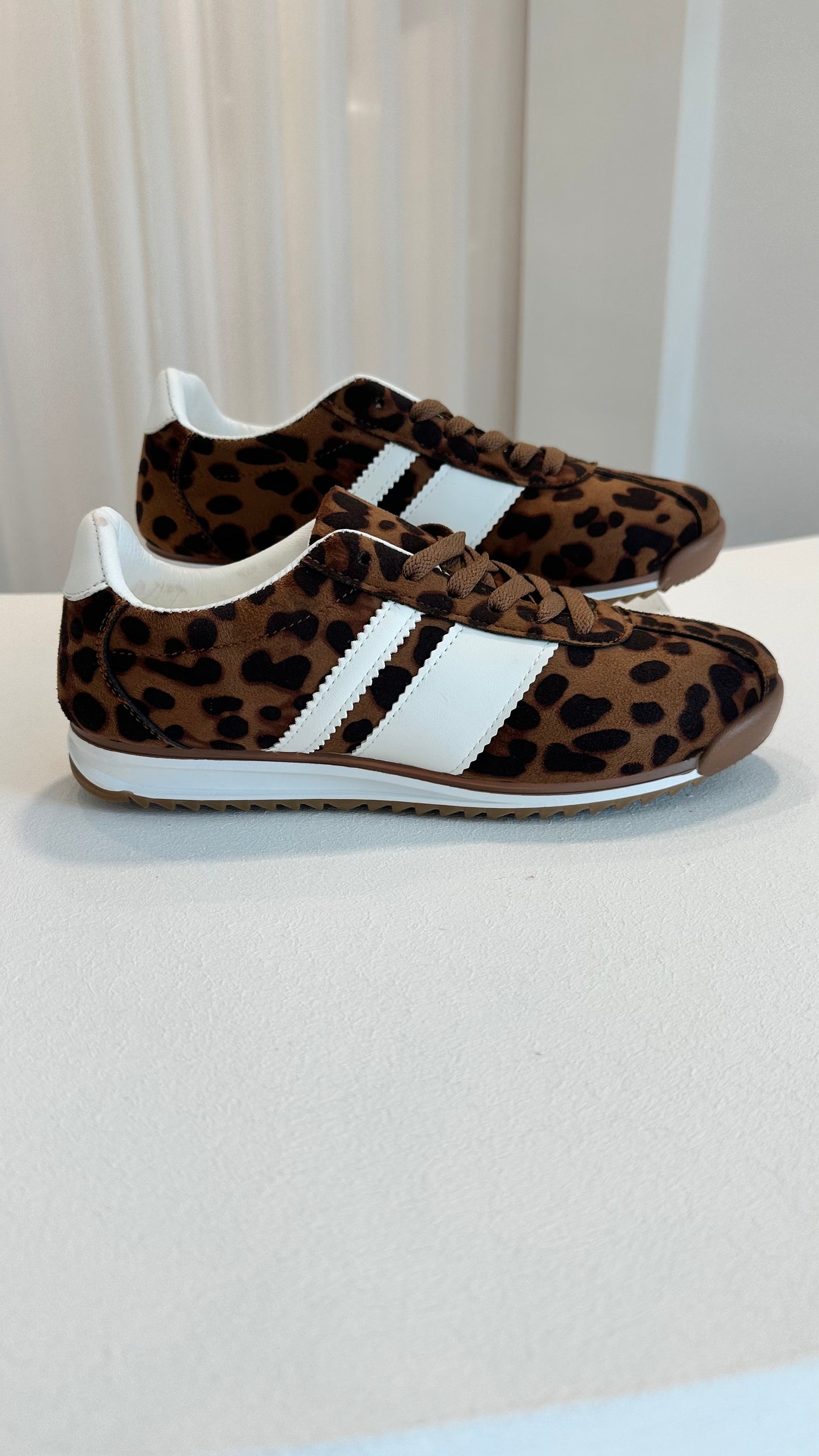 LEOPARD PRINT TRAINER 2502 *New