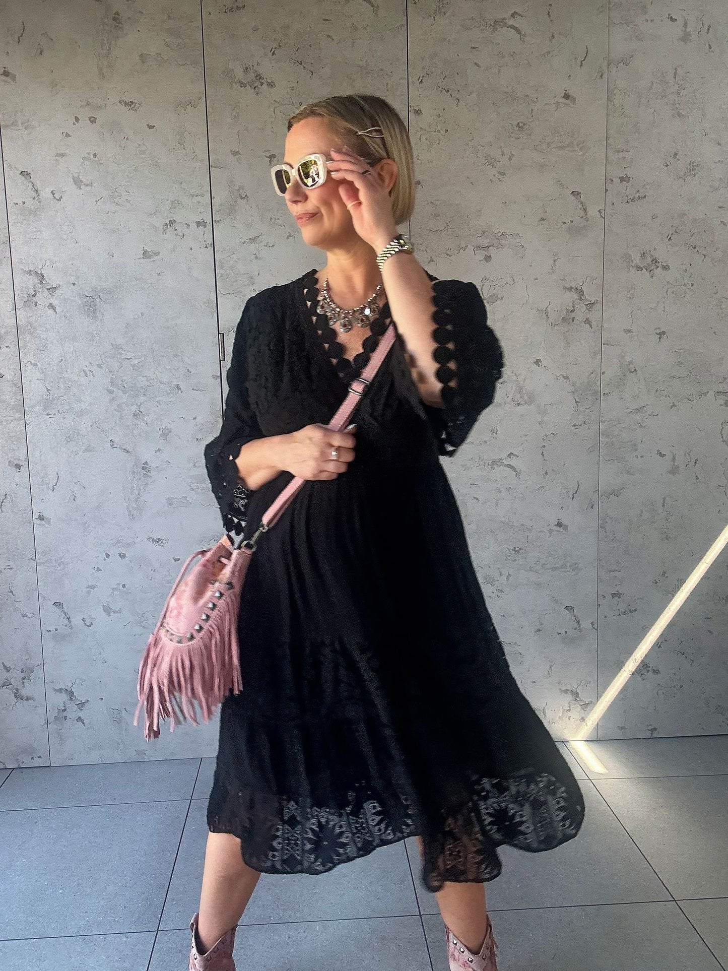 HEATHER SCALLOP LACE MIDI DRESS BLACK *New