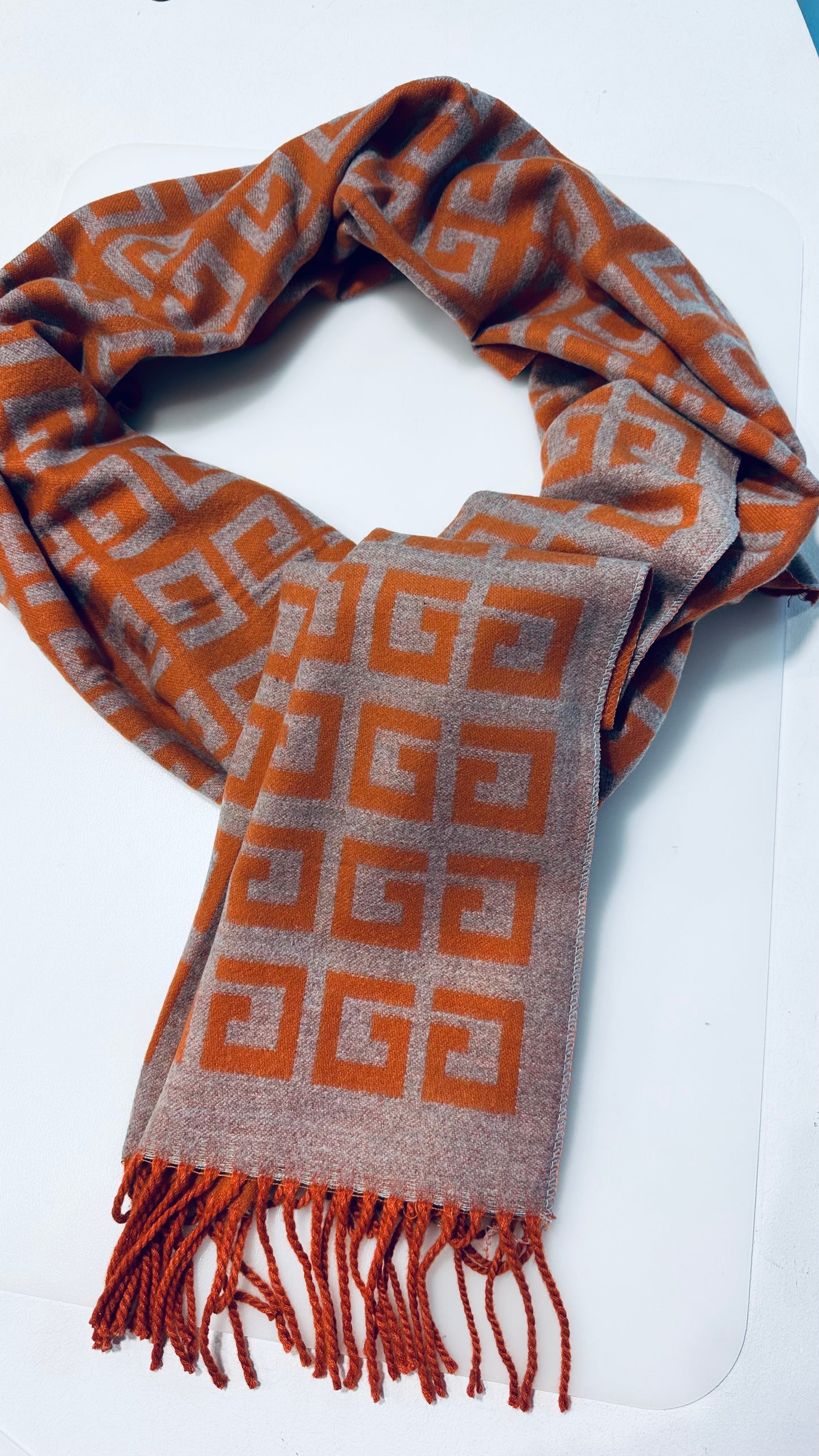 GEOMETRIC REVERSIBLE SCARF ORANGE & GREY *New