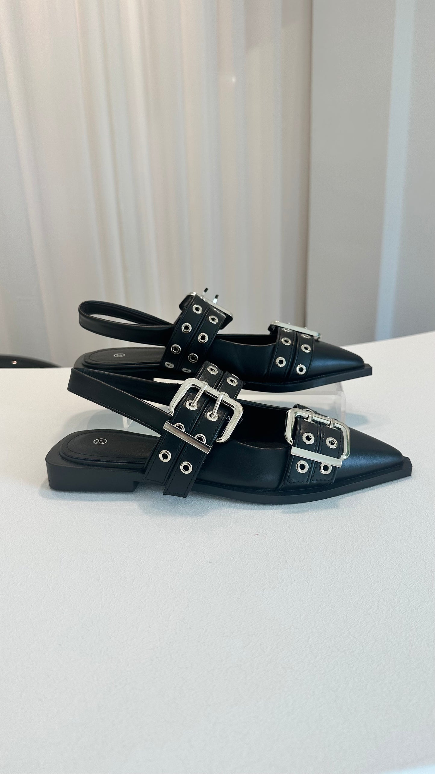 DANNI BUCKLE BALLERINA SHOE BLACK MO-31 *New