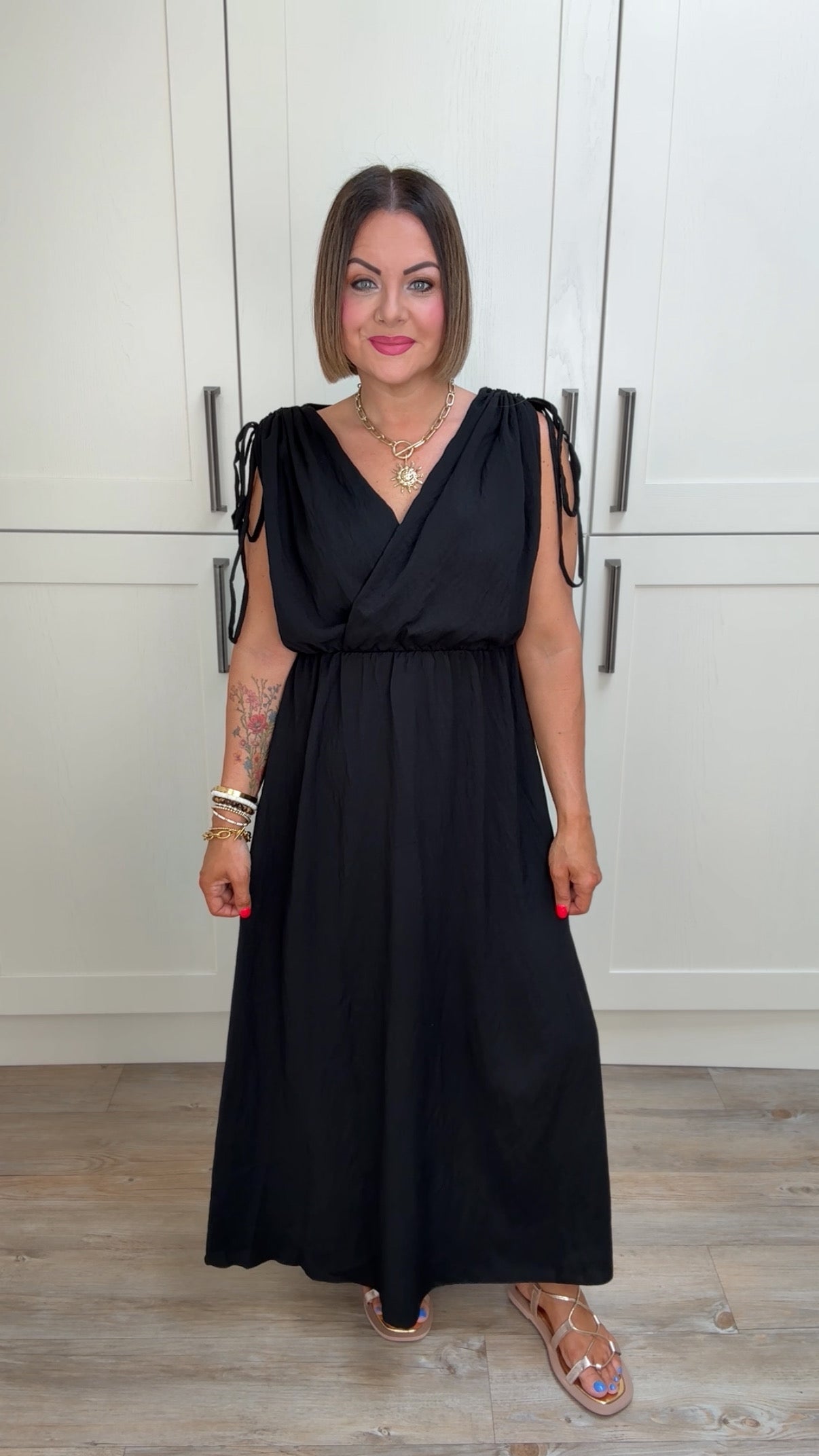 CASSANDRA WRAP DRESS BLACK *New