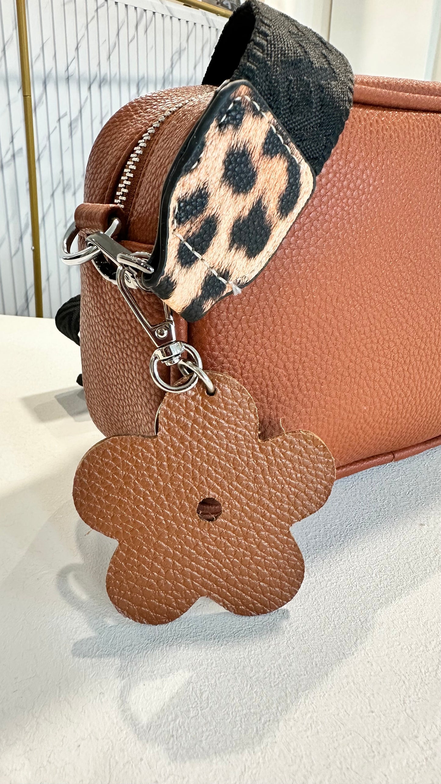 FLOWER LEATHER KEYRING BAG CHARM CHARM TAN BROWN *New