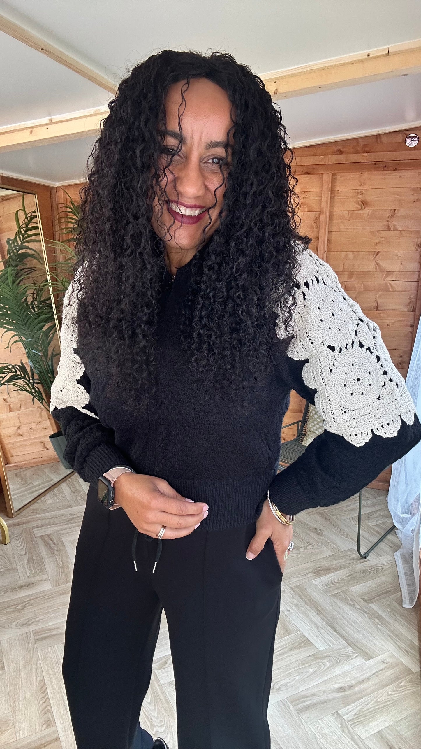 SALE IVAAN CROCHET SLEEVED CARDIGAN