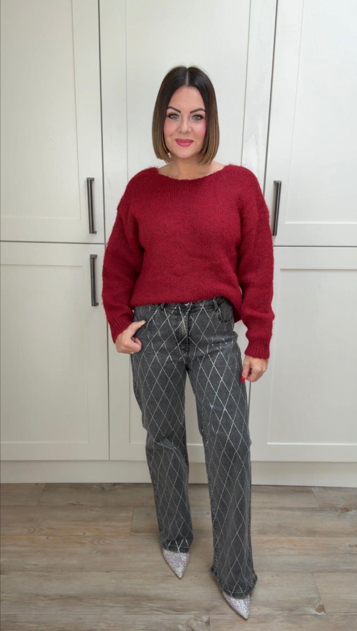 DIAMANTE BOW V-NECK KNIT JUMPER WINE *New