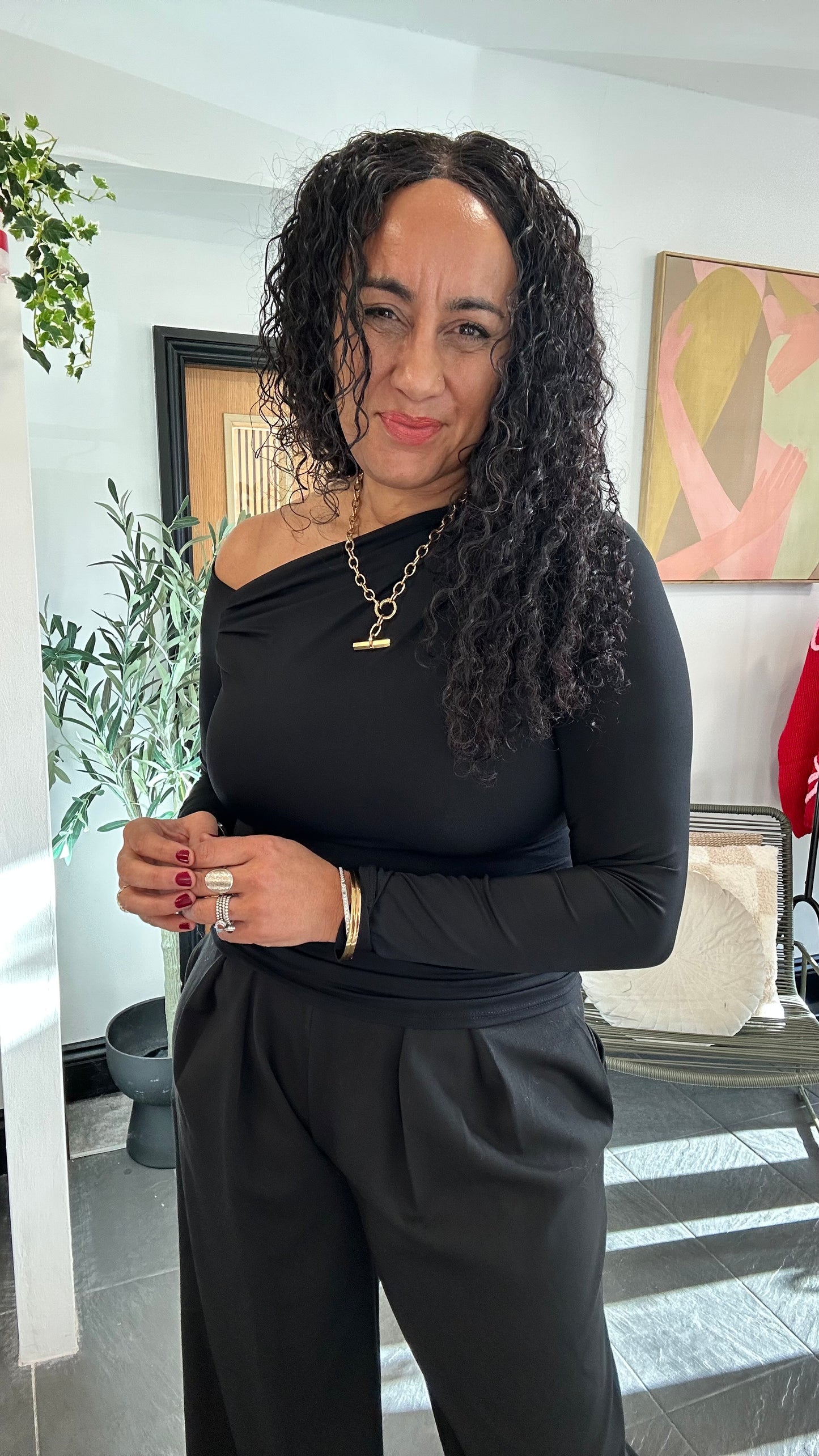 SLEEK ASYMMETRICAL FITTED TOP BLACK *New