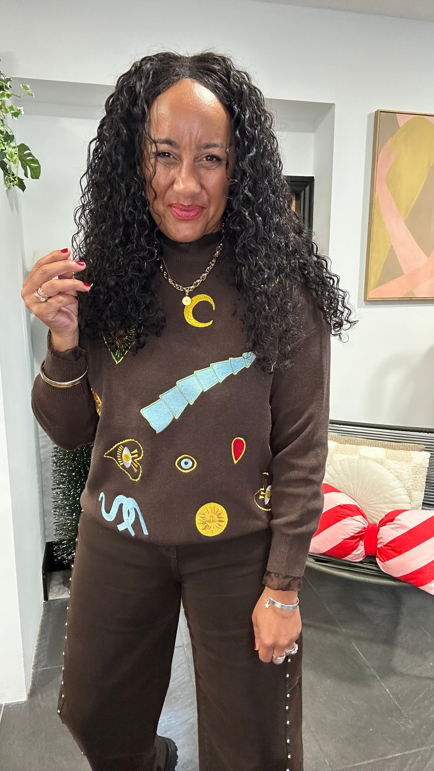 MOONSHINE & SYMBOL EMBROIDERED SWEATER DEEP BROWN *New