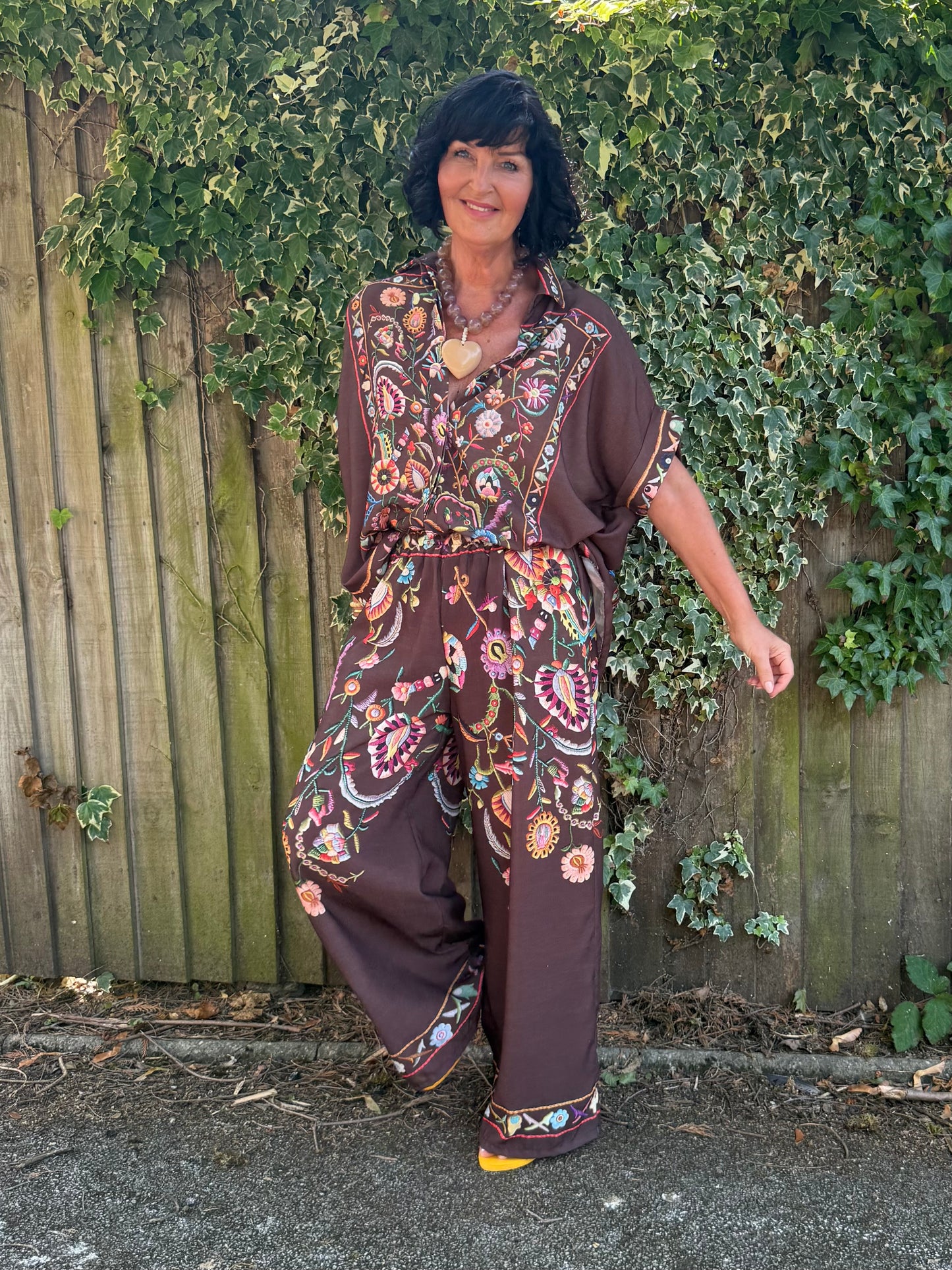 CLEO LASER EMBROIDERED FLORAL BOHO SHIRT BROWN *New