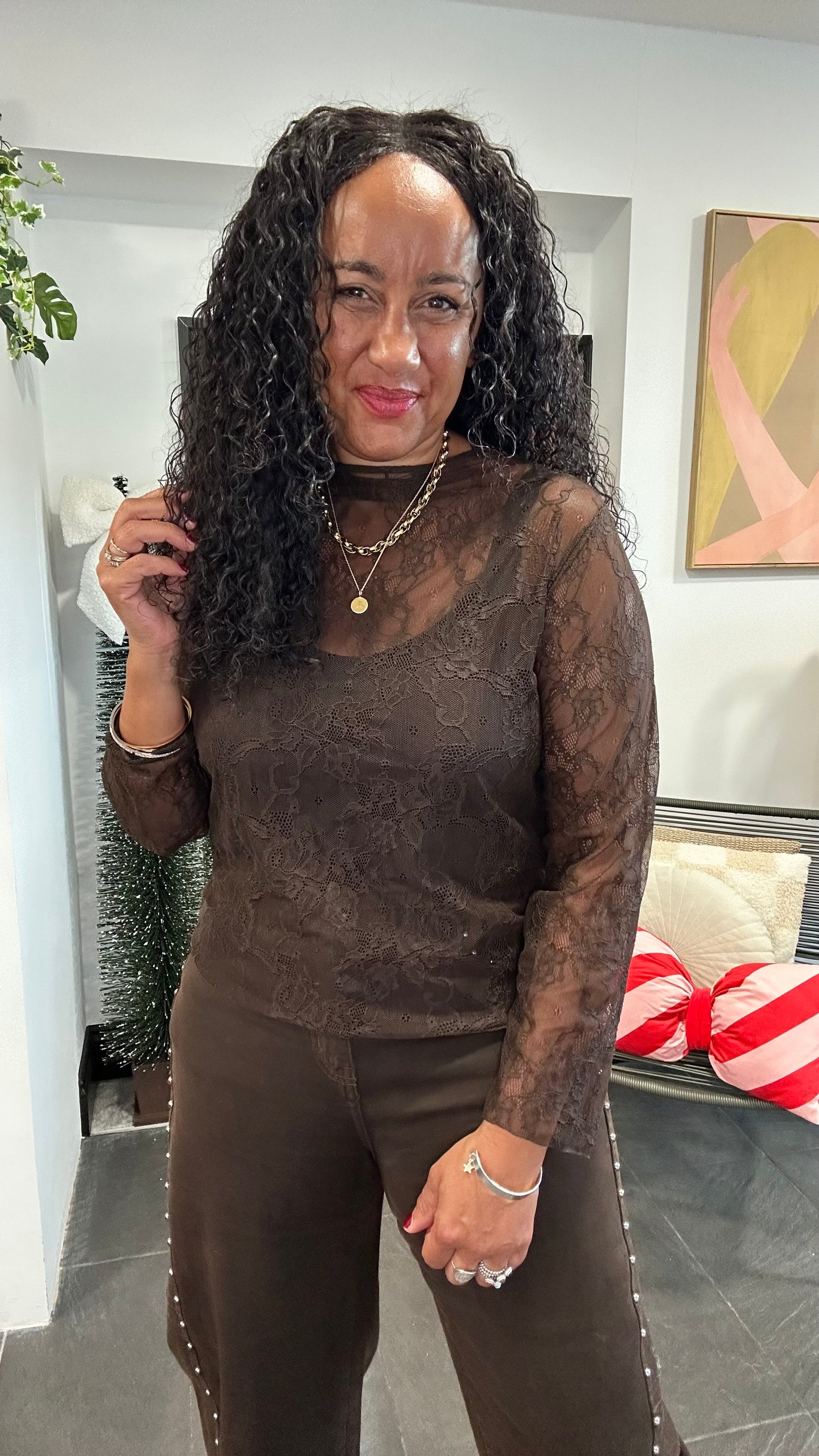 PAULETTE LACE LONG SLEEVED TOP DEEP BROWN *New