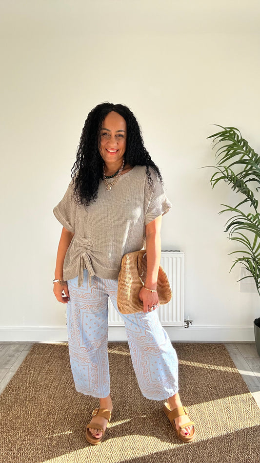 BANDANA PRINT BARREL LEG TROUSERS POWDER BLUE *New