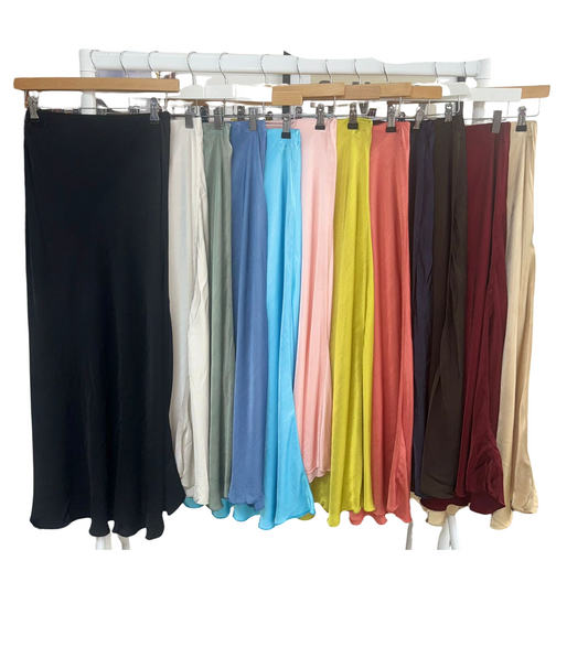 SATIN FEEL BIAS CUT MAXI SKIRT BLACK *New