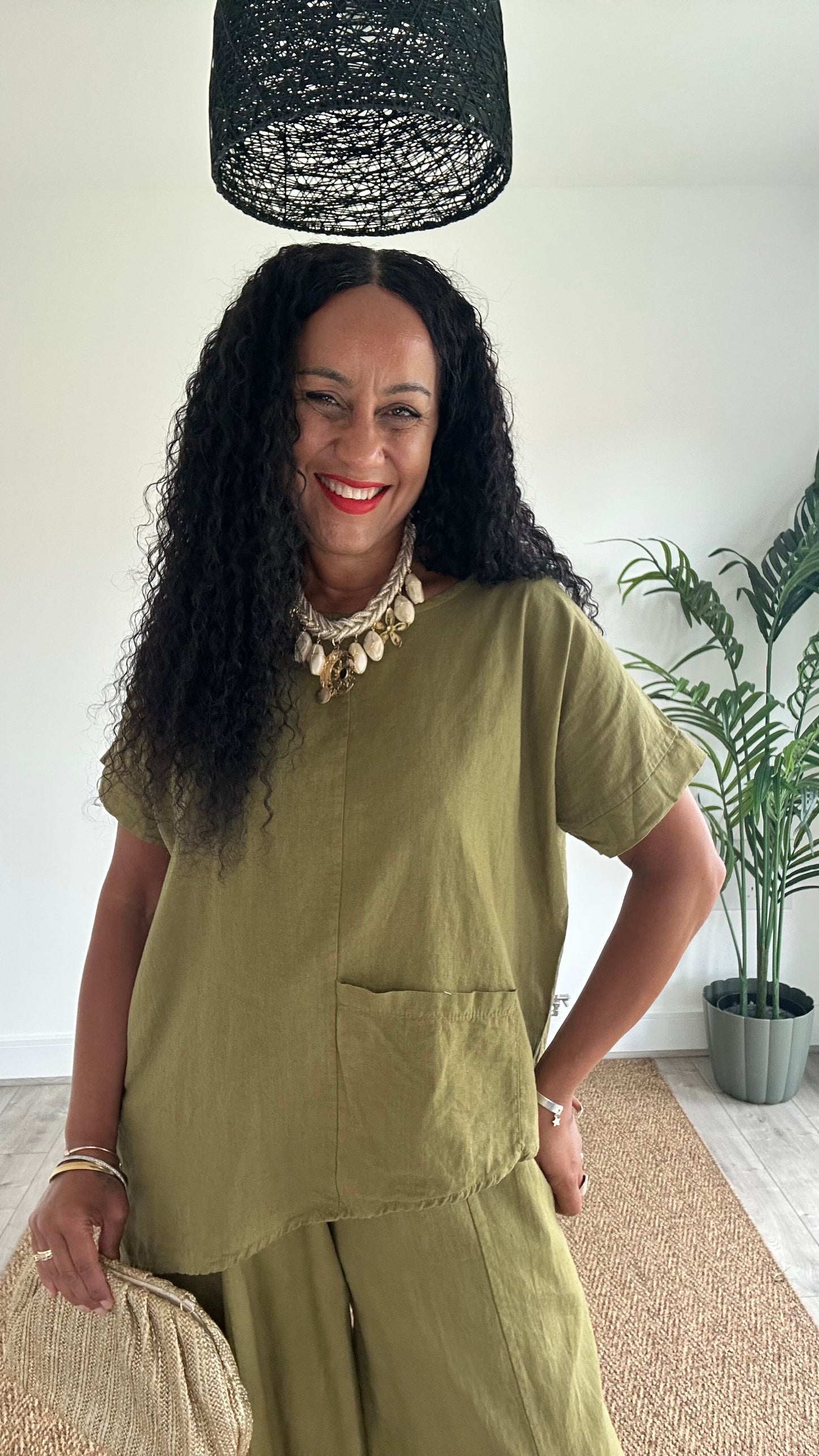KALEL LINEN MIX POCKET TOP OLIVE  GREEN *New