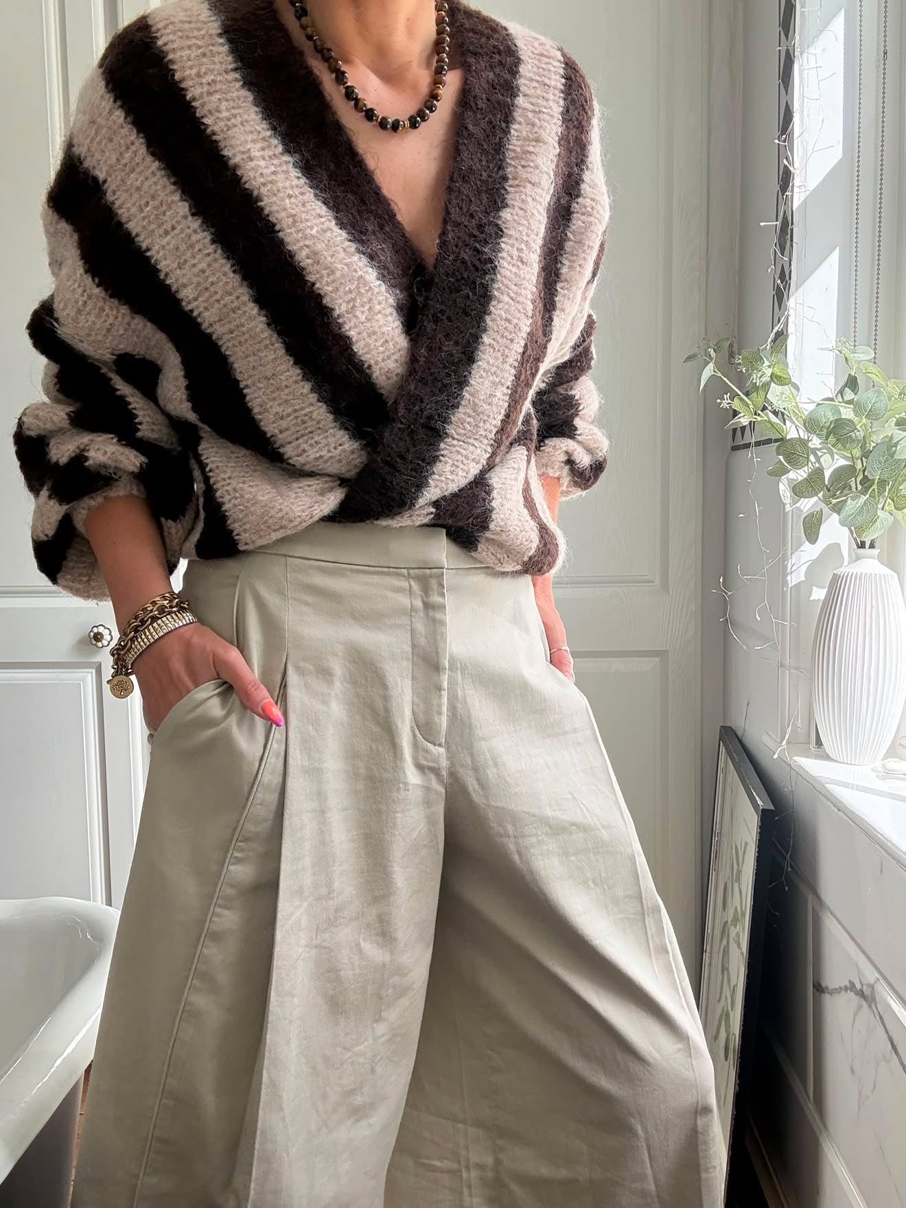 VESA STRIPE CARDIGAN CREAM & BROWN *New