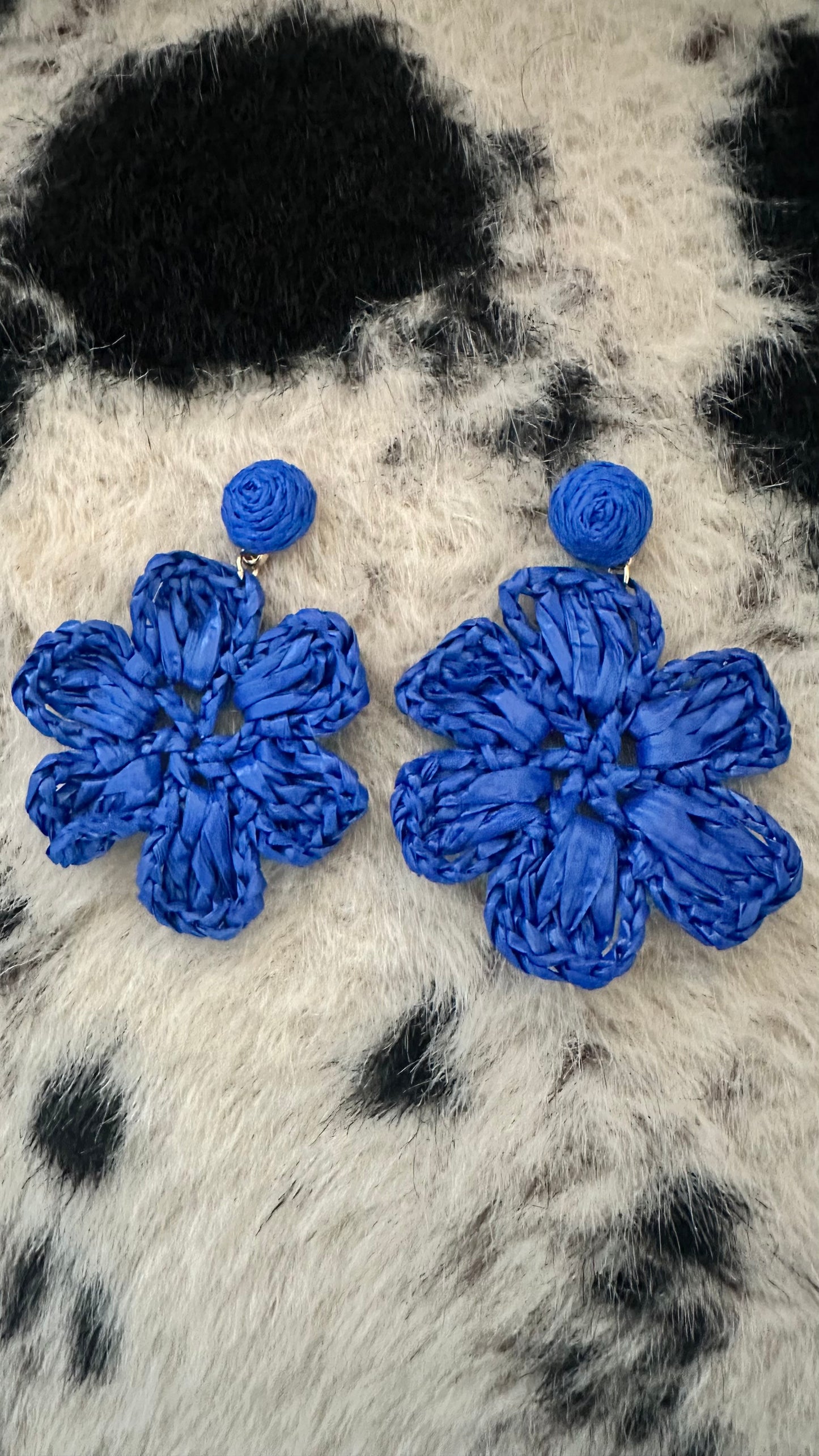RAFFIA FLOWER EARRINGS BLUE *New