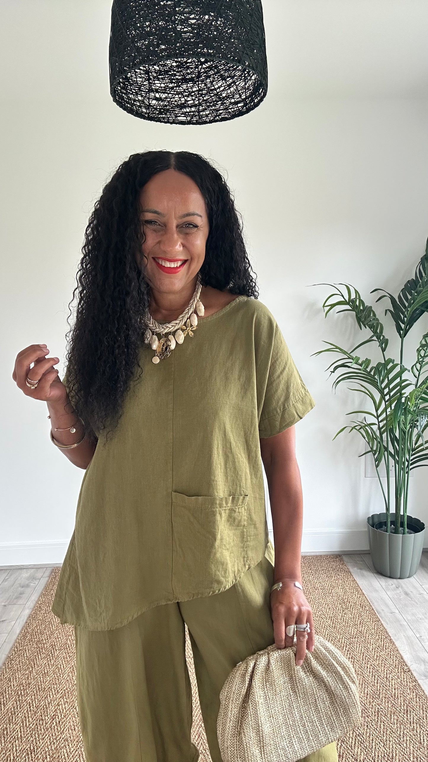KALEL LINEN MIX POCKET TOP OLIVE  GREEN *New